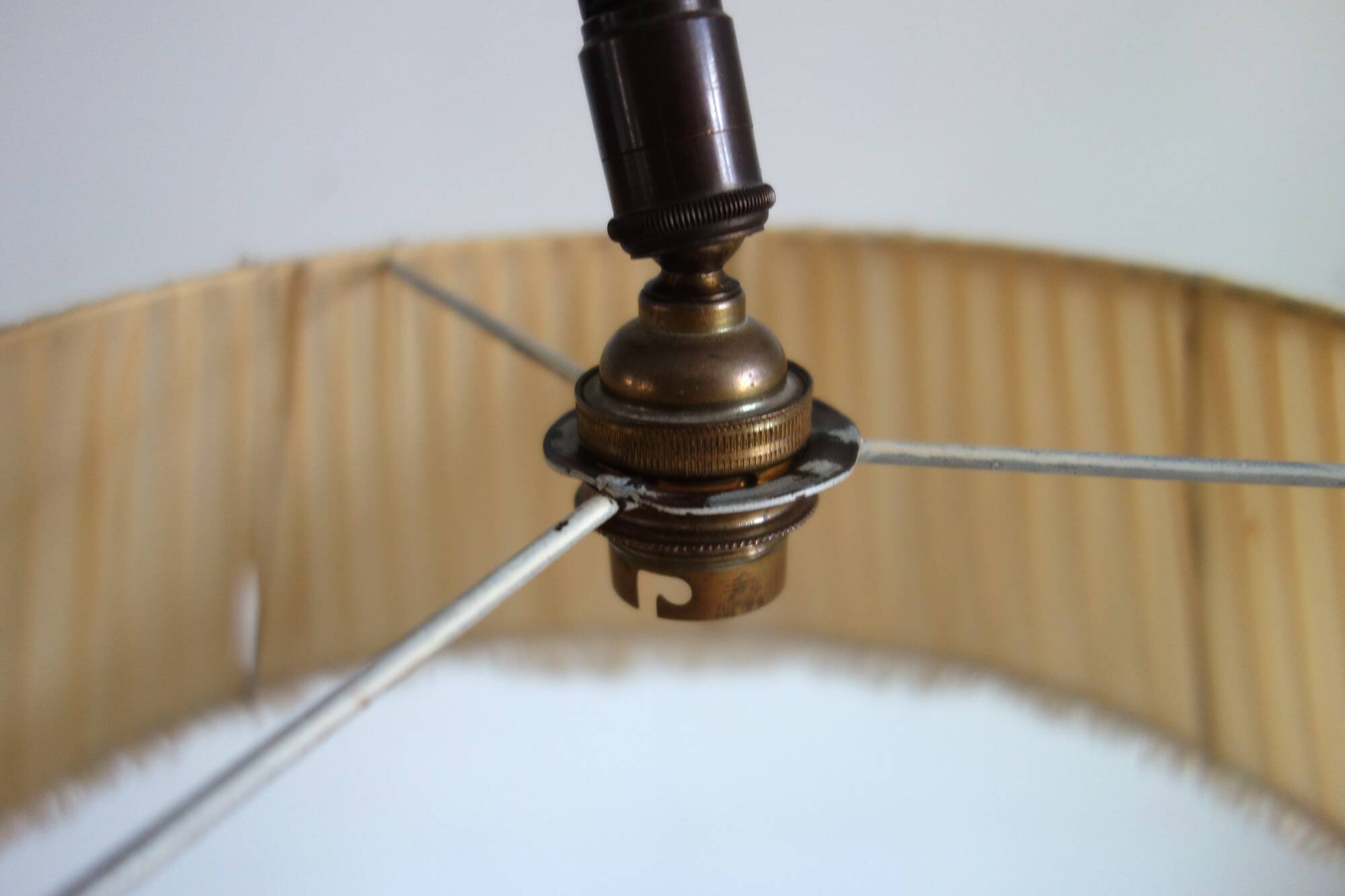 Tripod reading lamp in metal from the 50s/60s, France.