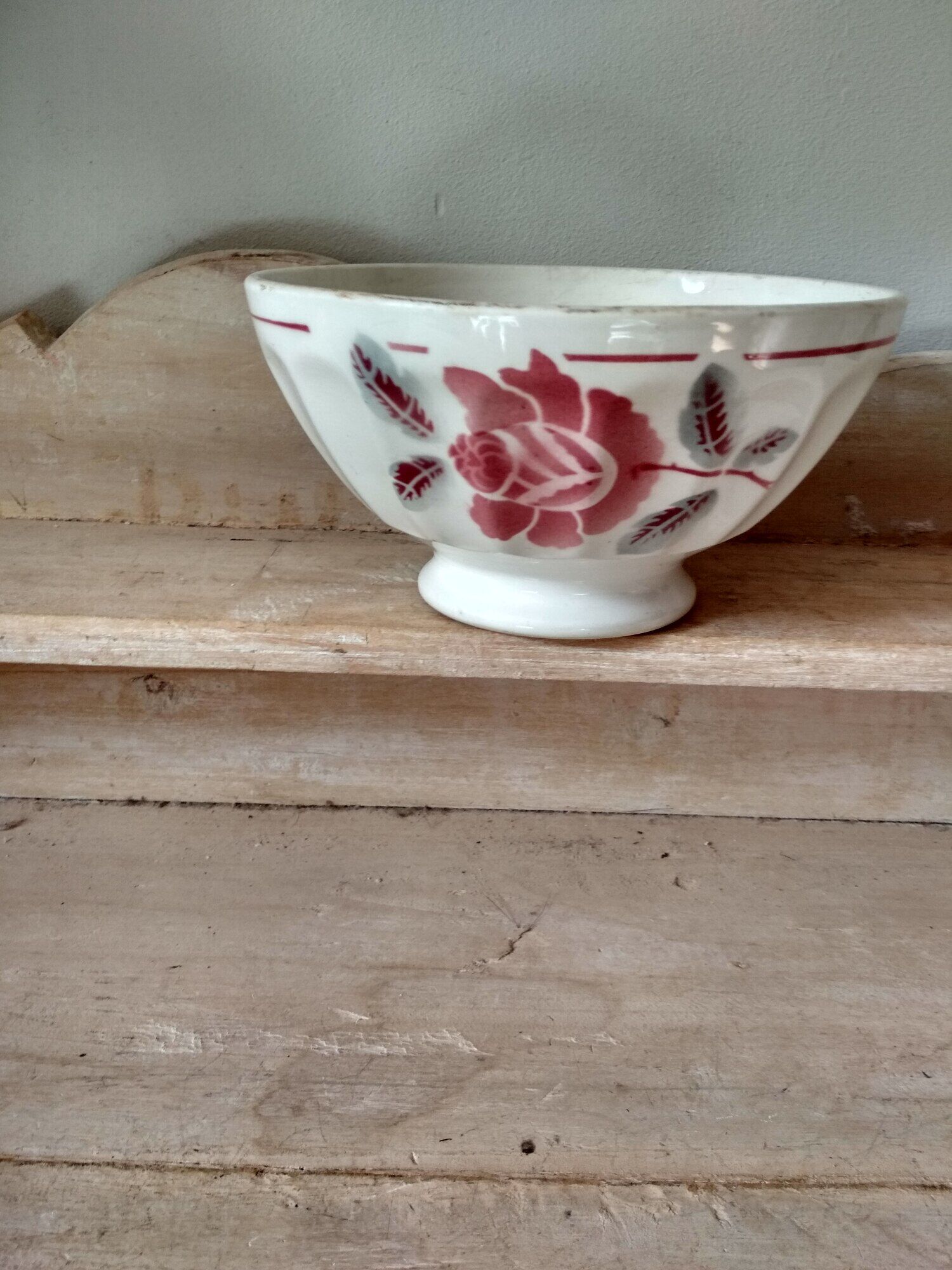 Ceramic bowl with pink flower décor