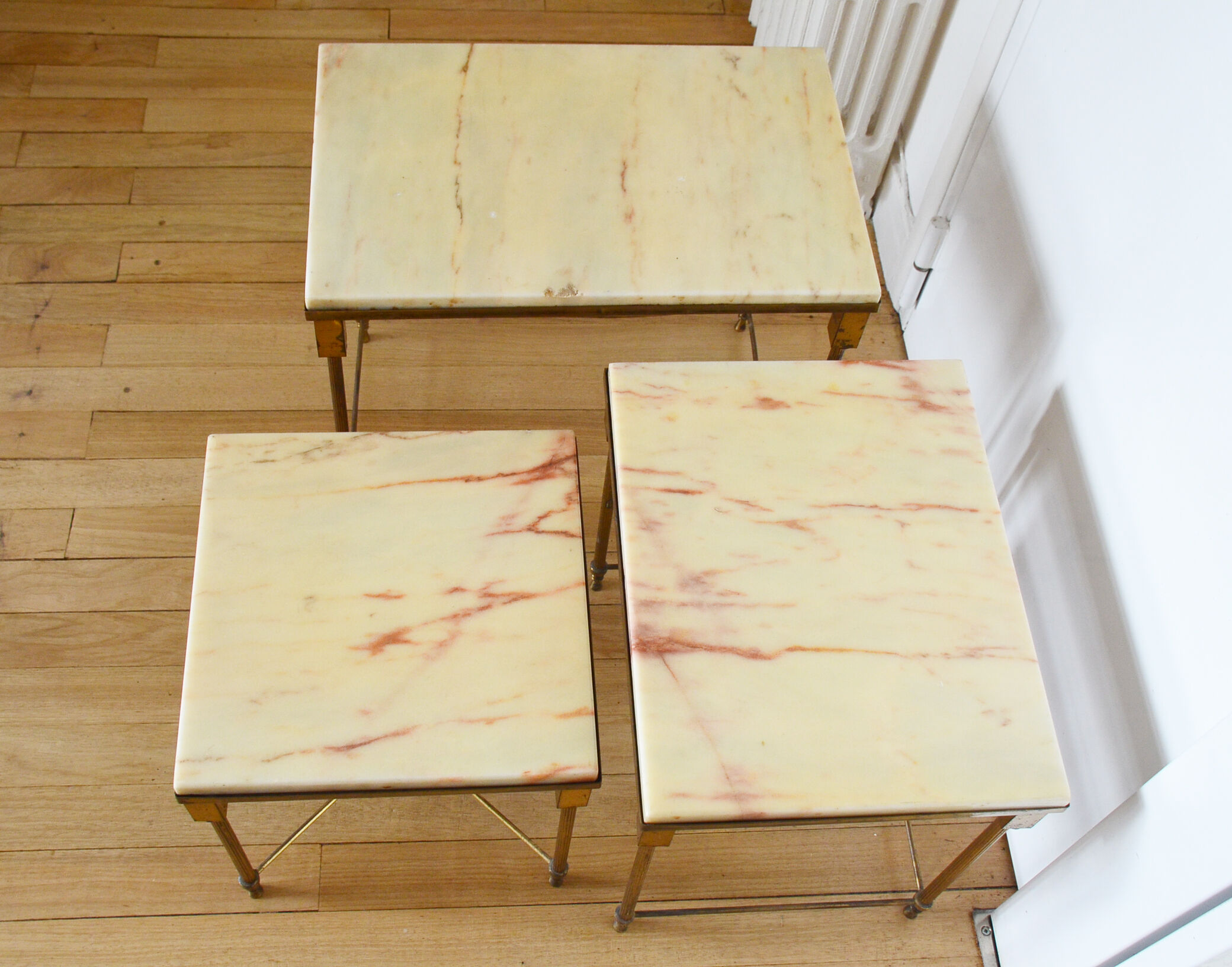 Tables gigognes en marbre vintage