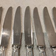 12 silver-plated table knives by Christofle Vendôme, 24.6cm