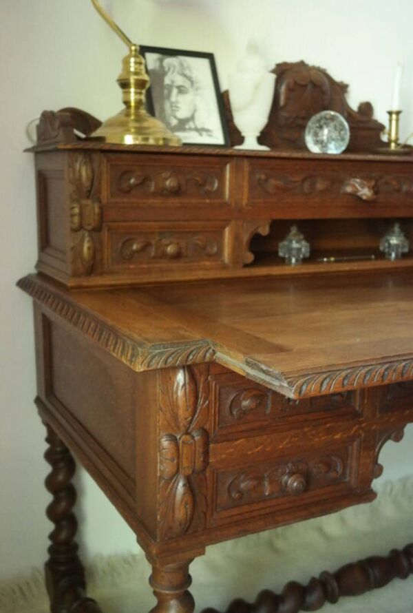 Bureau à caisse et gradin en chêne néo-Renaissance