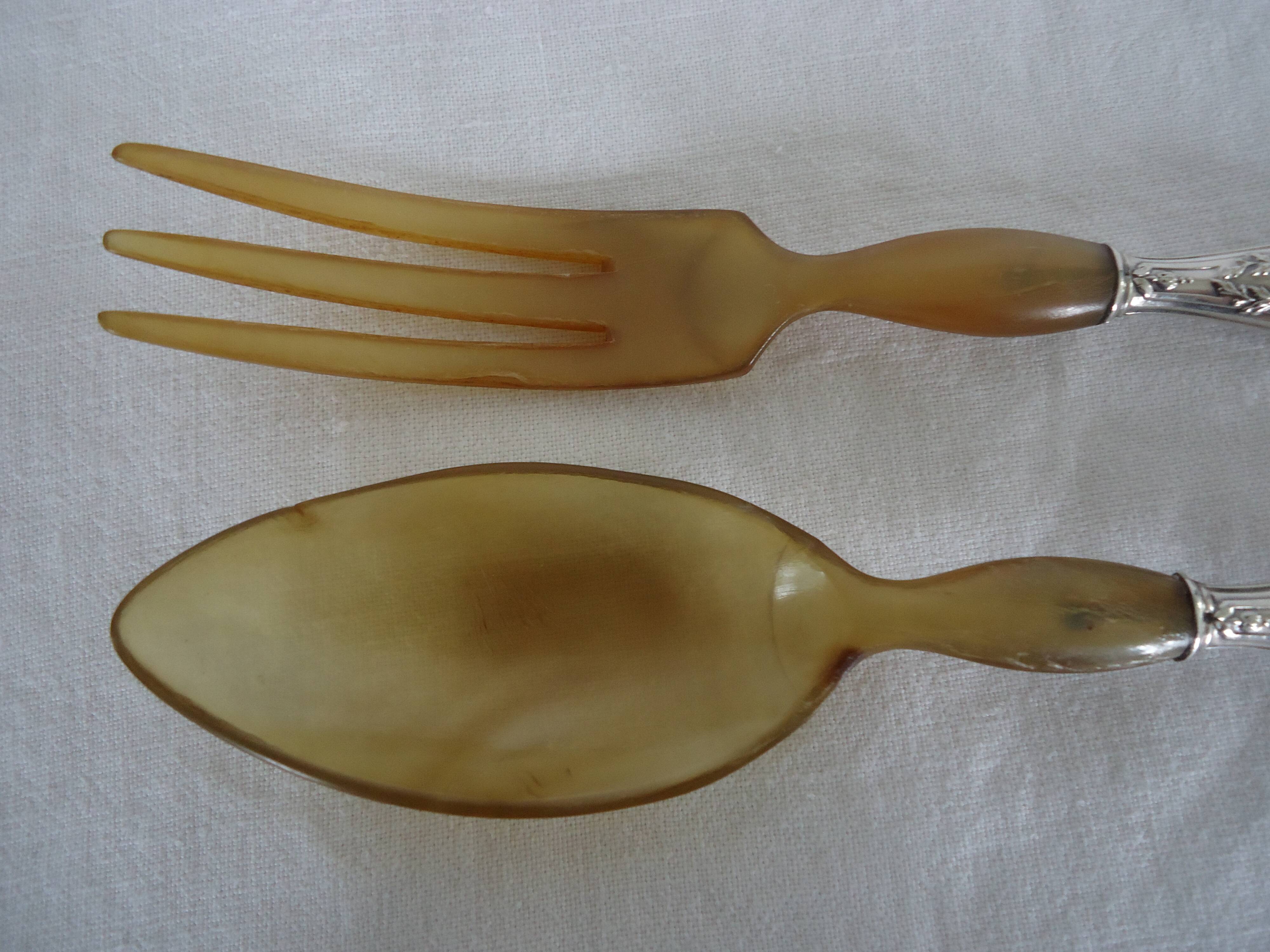 Paire de couverts à salade corne et argent fourré