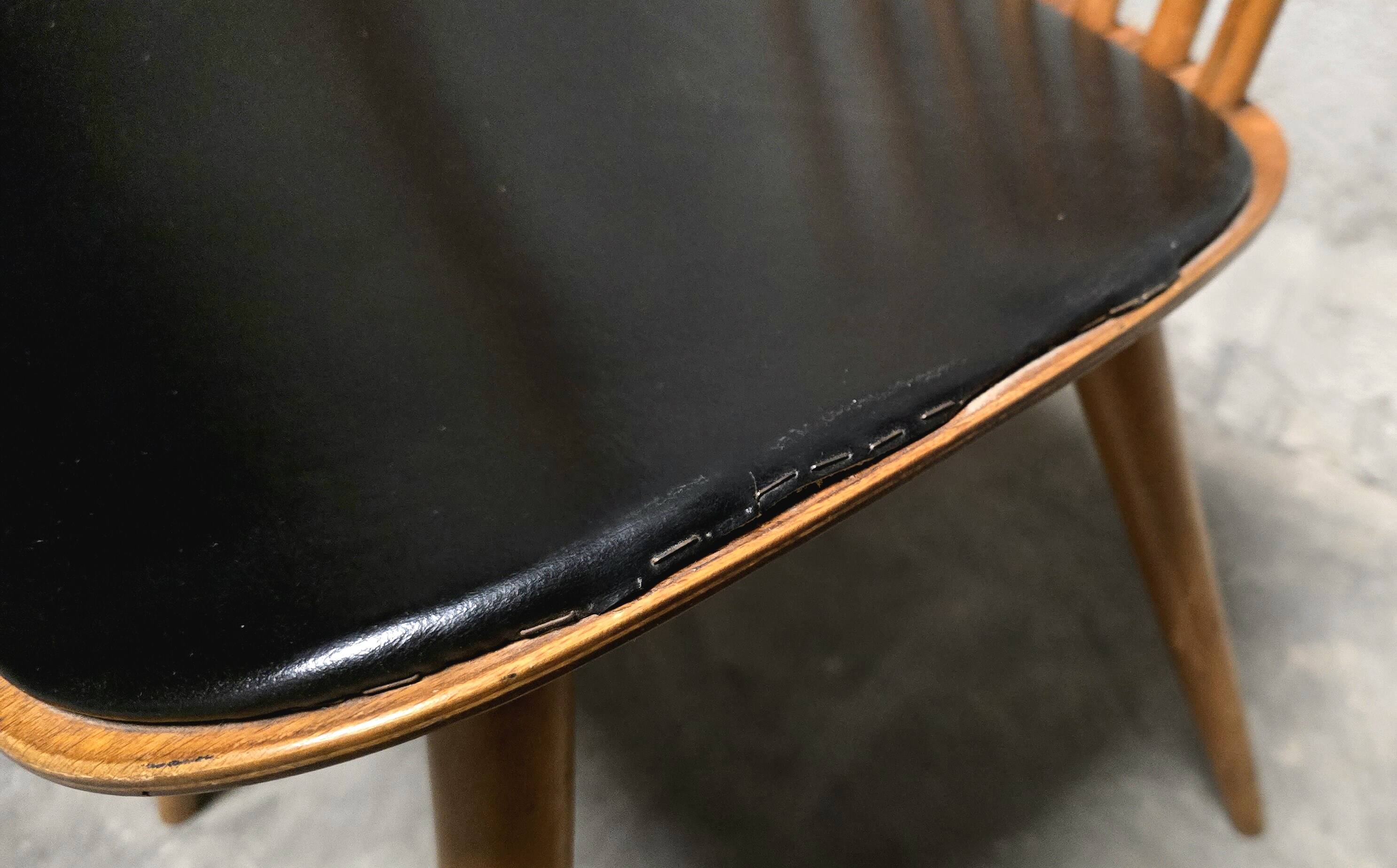 Lot de deux chaises vintage Baumann Sonate 1960