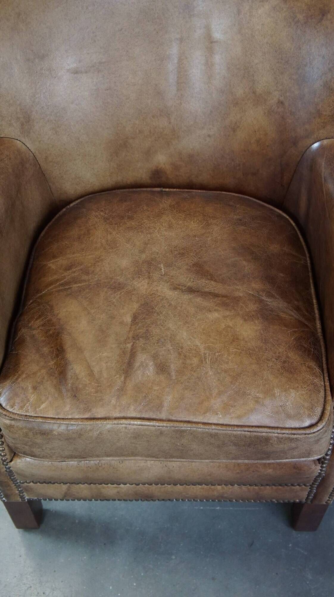 Set of 2 nice, subtle cowhide armchairs with reversible Kelim seat cushions