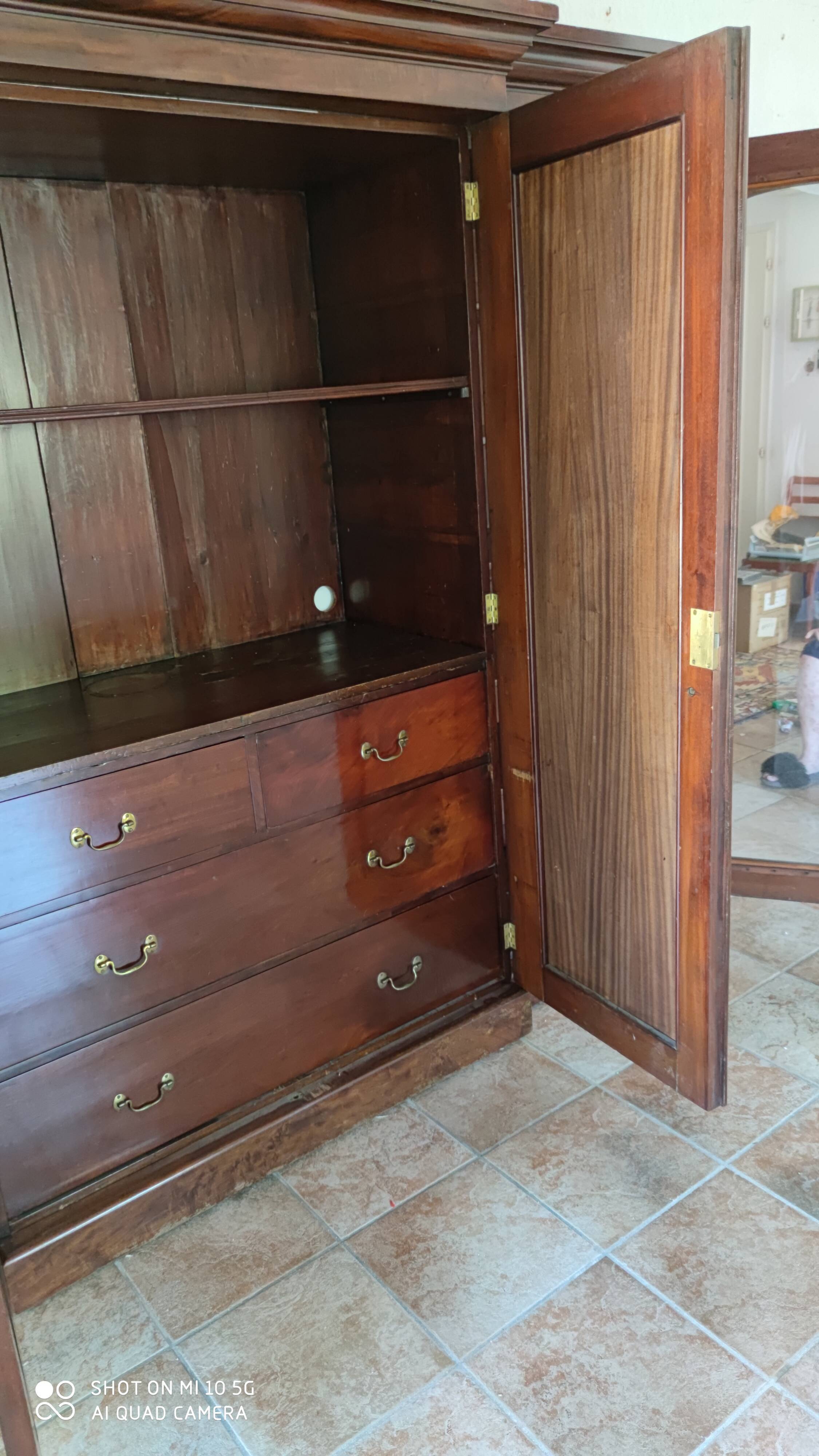 Late 19th century mahogany English bookcase