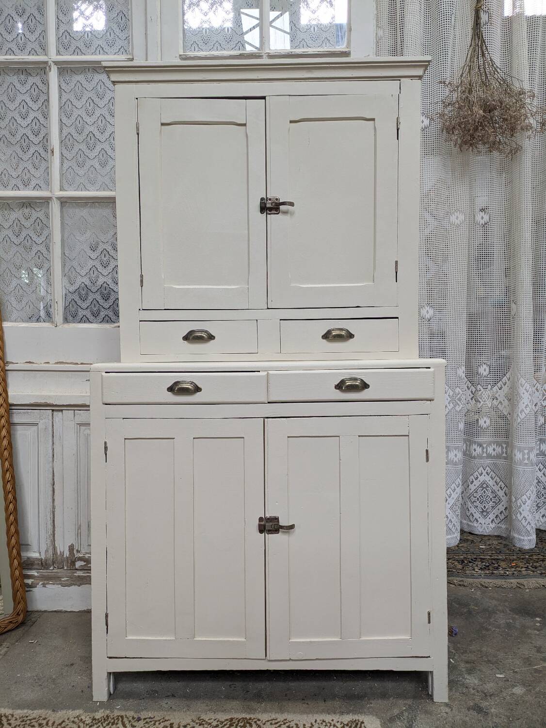 Parisian buffet 2-piece