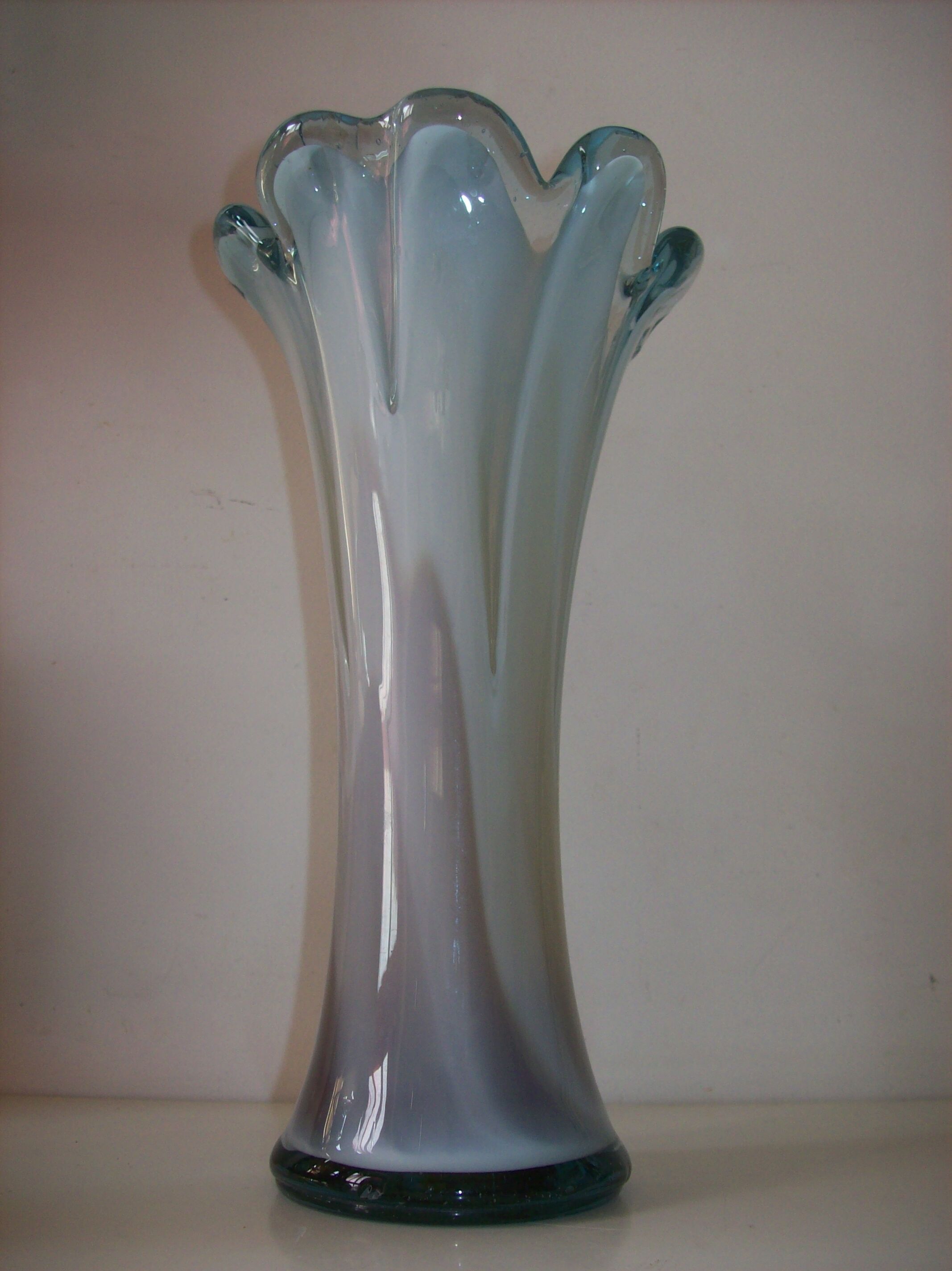 Vase vintage soufflé a la bouche