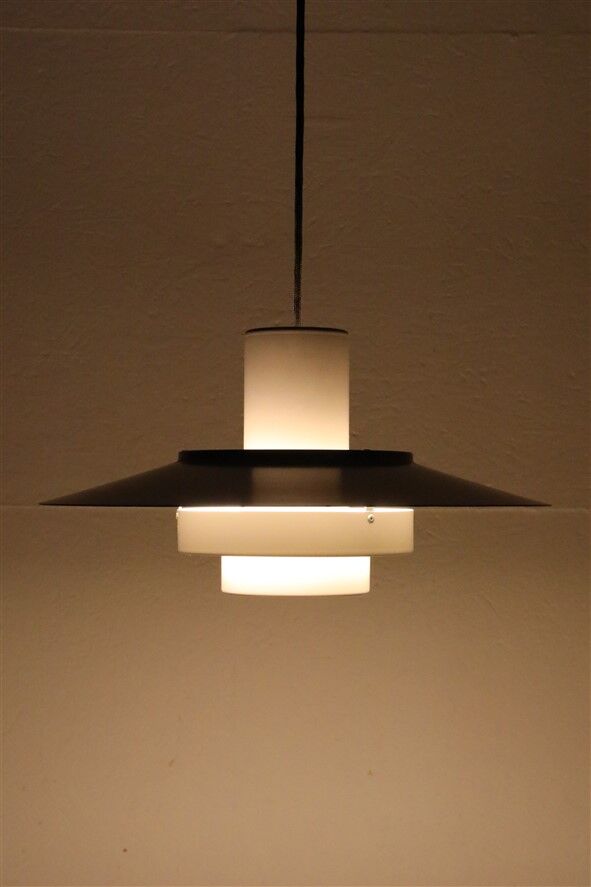 Fog & Mørup "Falcon" pendant lamp / Andreas Hansen / Mid-century Danish modern design / 1960s / 1970s