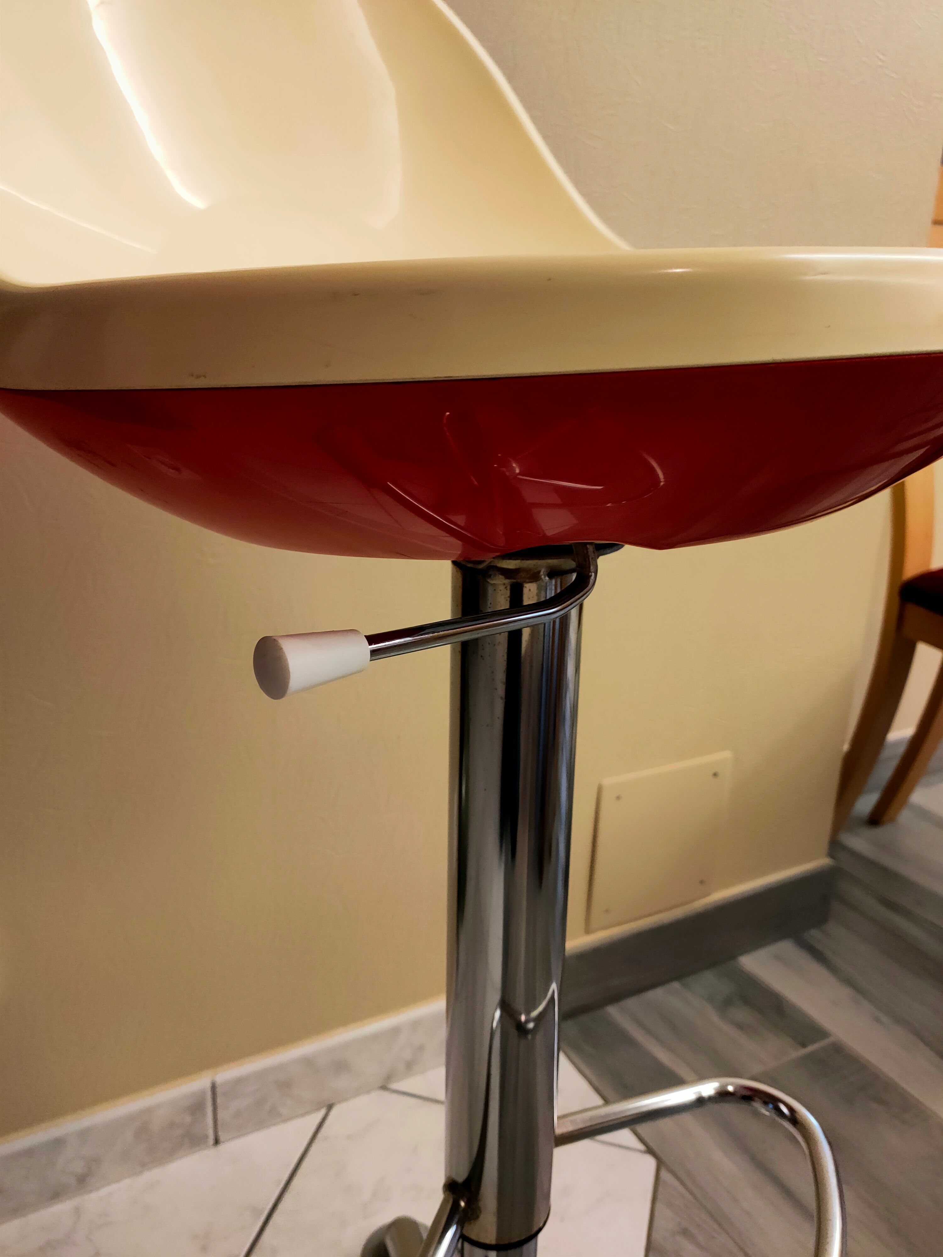 Armet Greta vintage bar stool