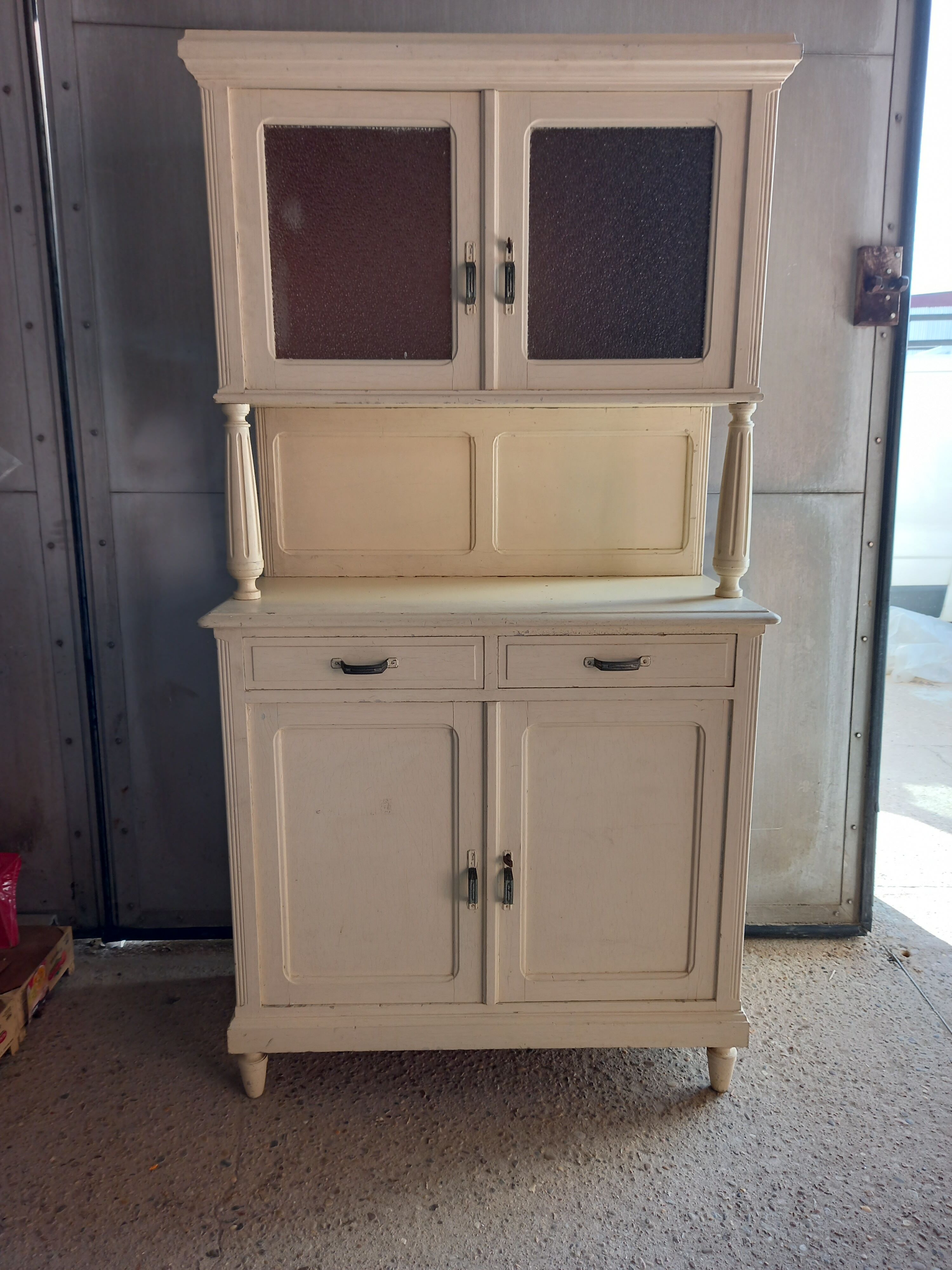 Parisian buffet high two bodies