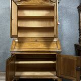 Italy 17th century: Lombard cabinet with three bodies in solid walnut circa 1680