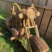Sculpture moto Harley Davidson en osier