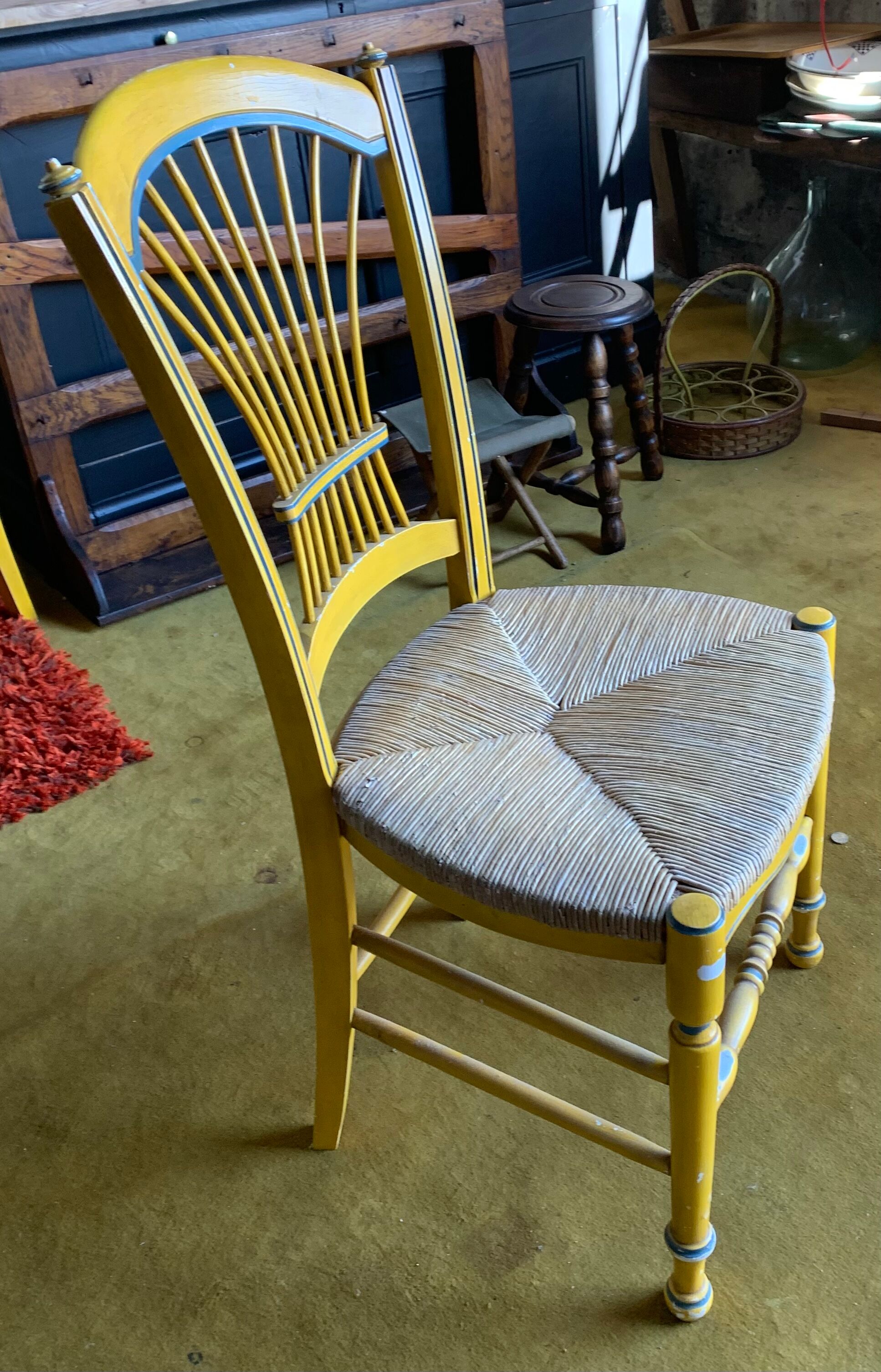 Duo of mulched Provencal chairs