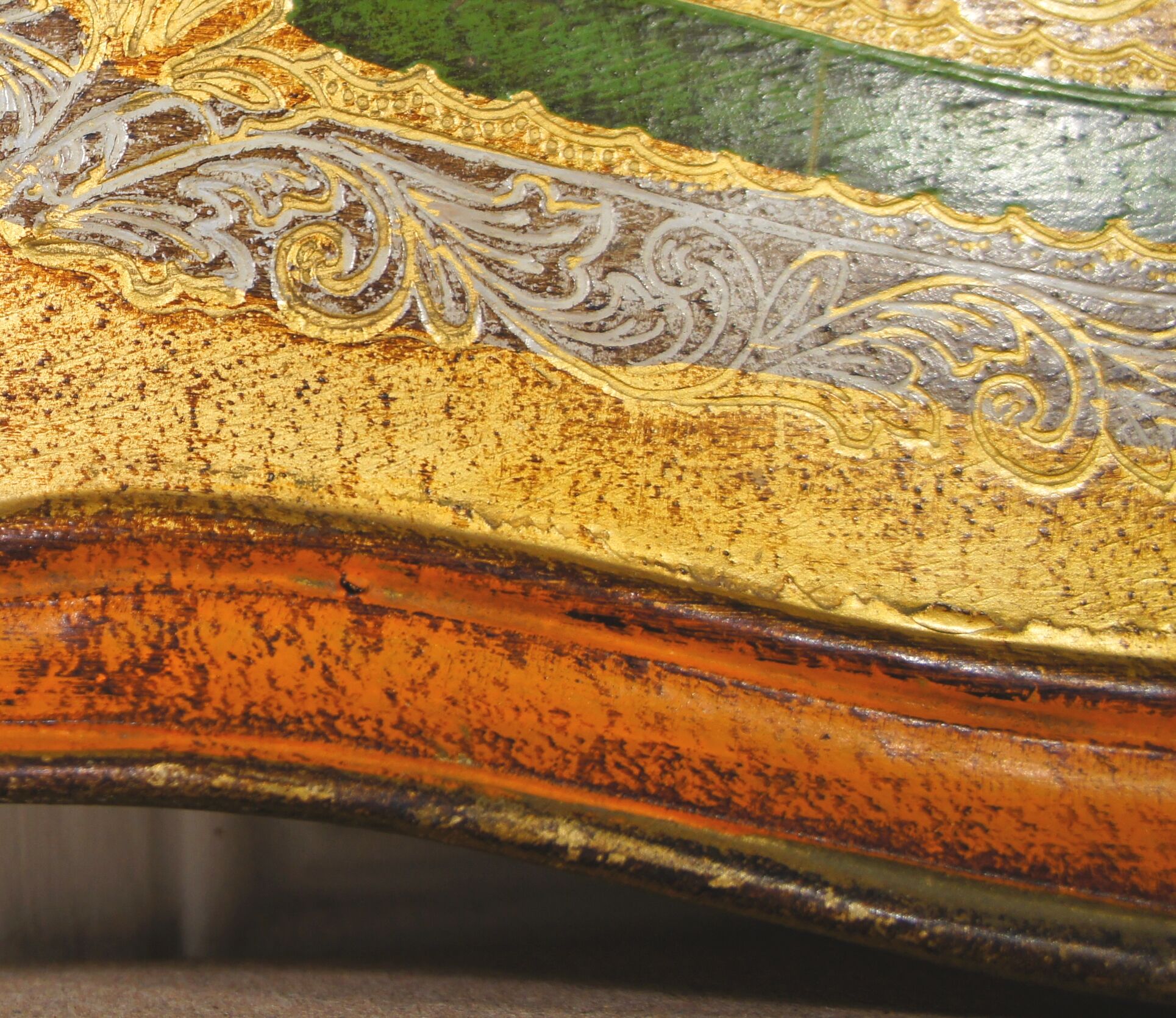 Venetian/Florentin tray in vintage painted wood
