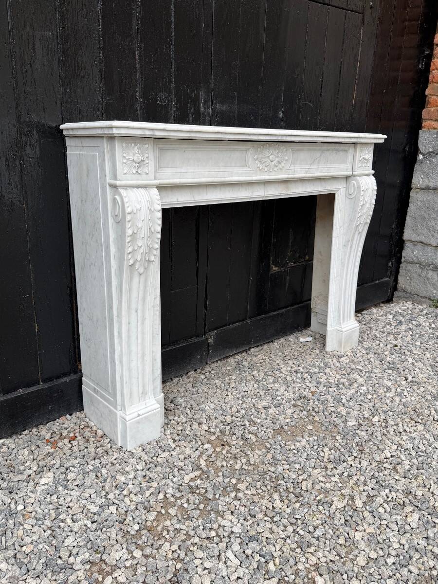 Louis XVI style fireplace in Carrara marble, circa 1880.