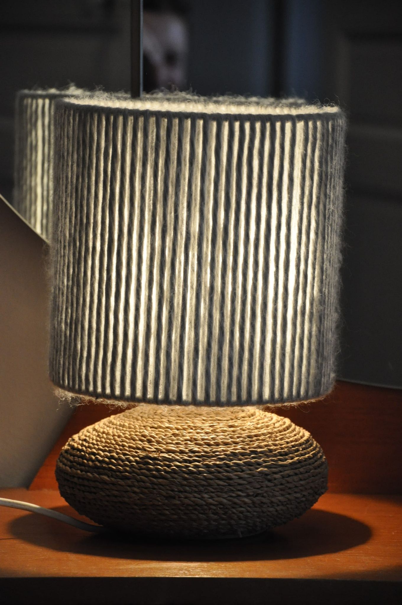 Lampe rafia et laine