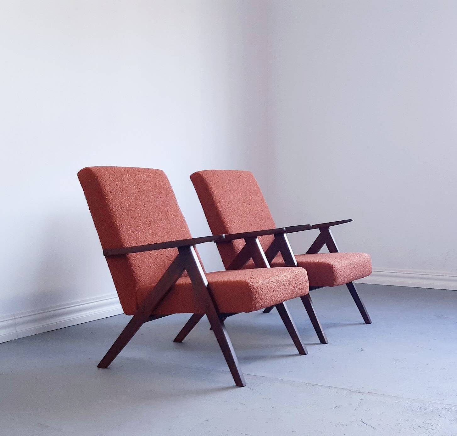 Mid Century Easy Chairs Model B 310 Var in Rusty Brown Boucle