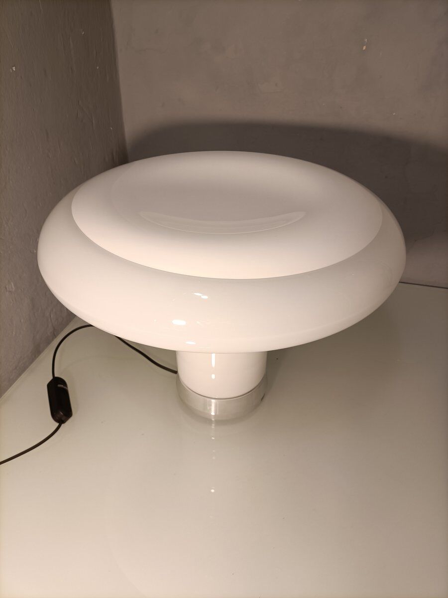 Lampe de table design années 90 modèle Lesbo Angelo Mangiarotti pour Artemide