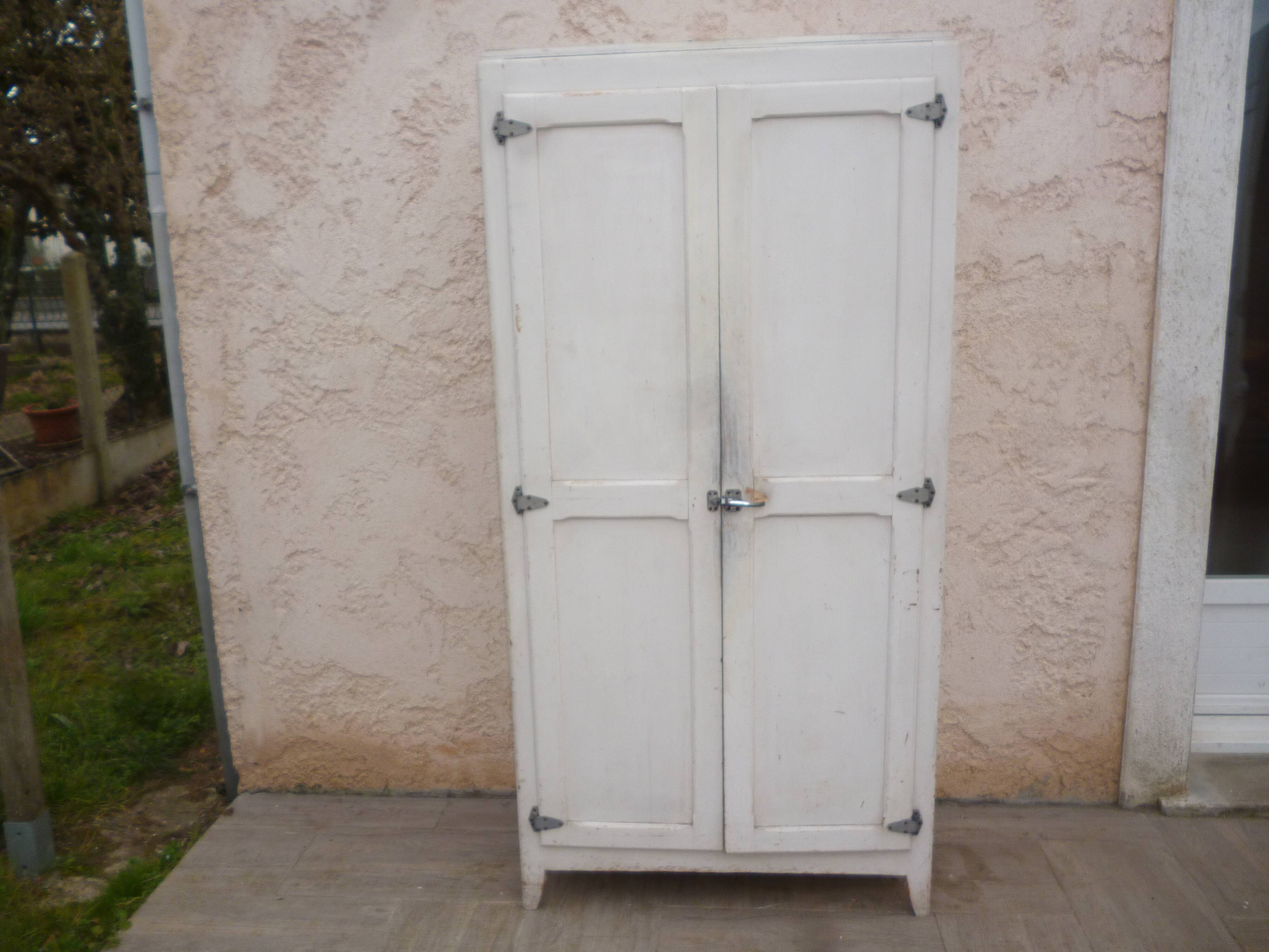 Original Parisian interior kitchen cabinet