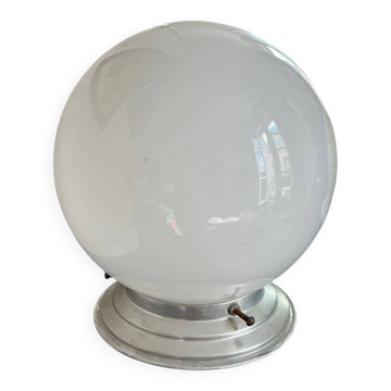 Globe opaline blanc minimaliste