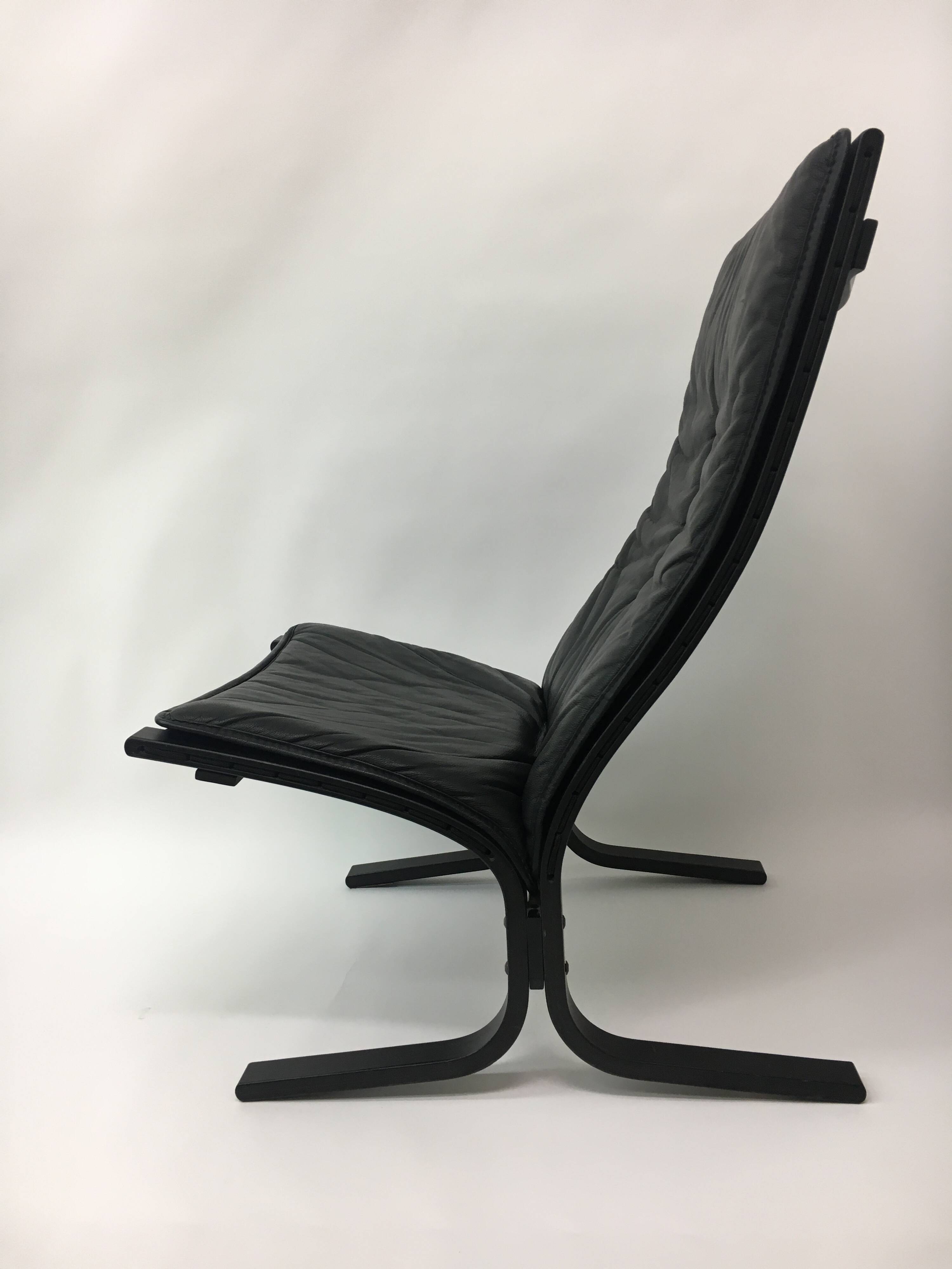 Mid-Century design black leather lounge chair by Ingmar Relling for Westnof