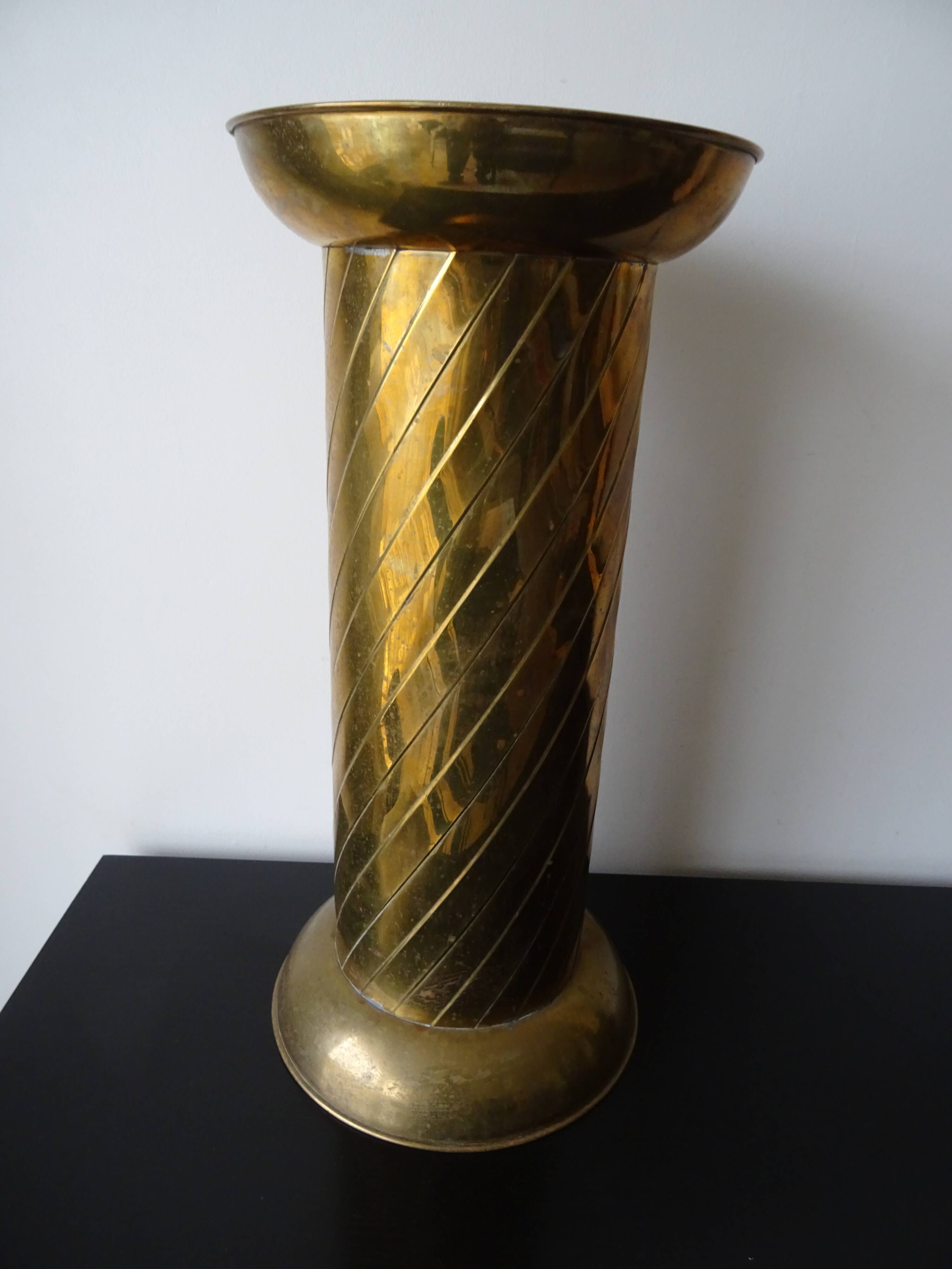Pedestal column in vintage gilded metal