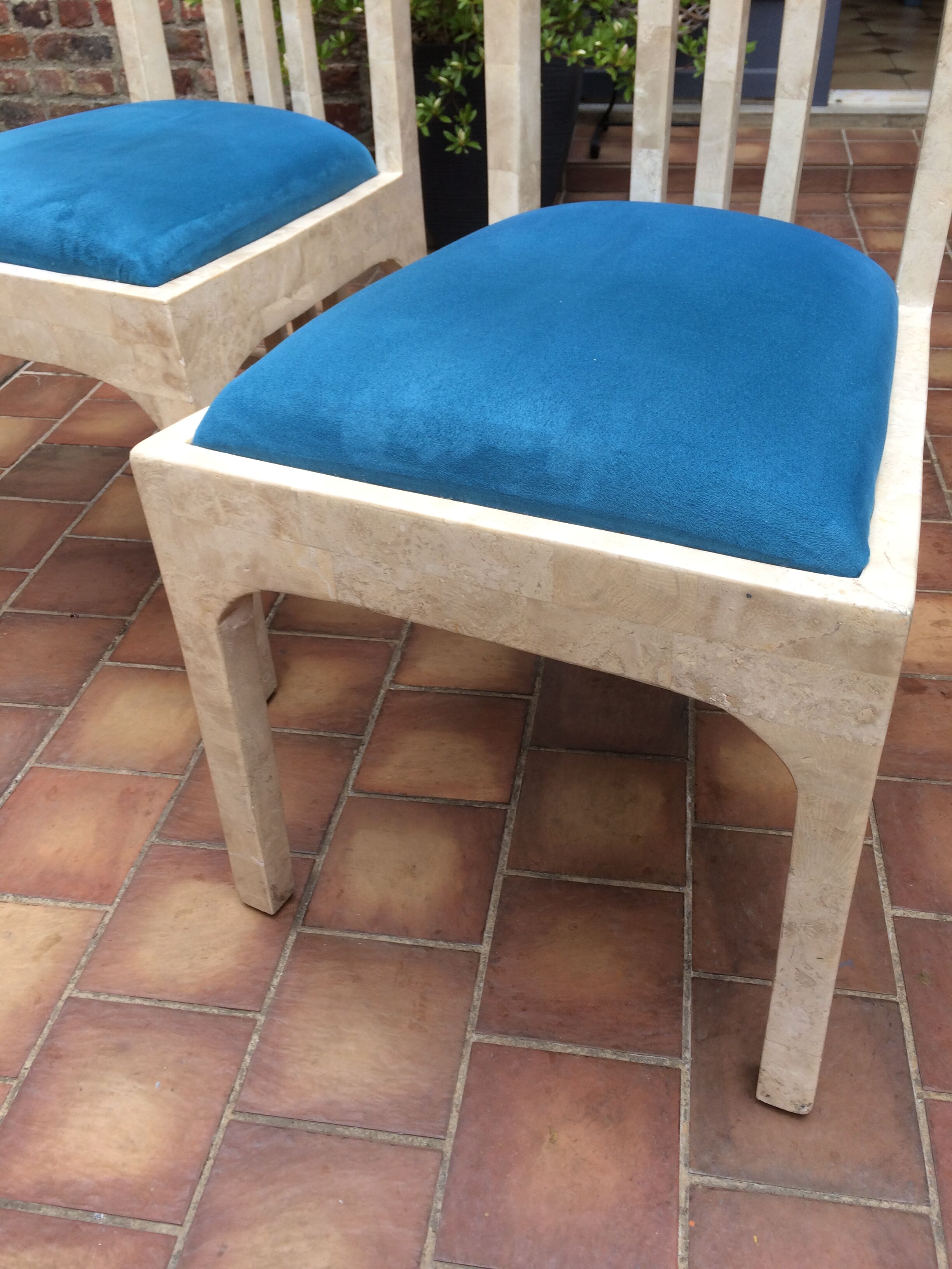 Chaises vintage et design en marbre blanc