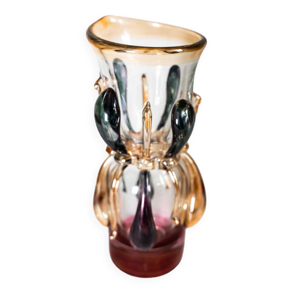 Vase Ion Tamaian en verre soufflé à la bouche