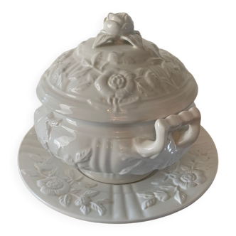 Olaria Alcobaca porcelain tureen