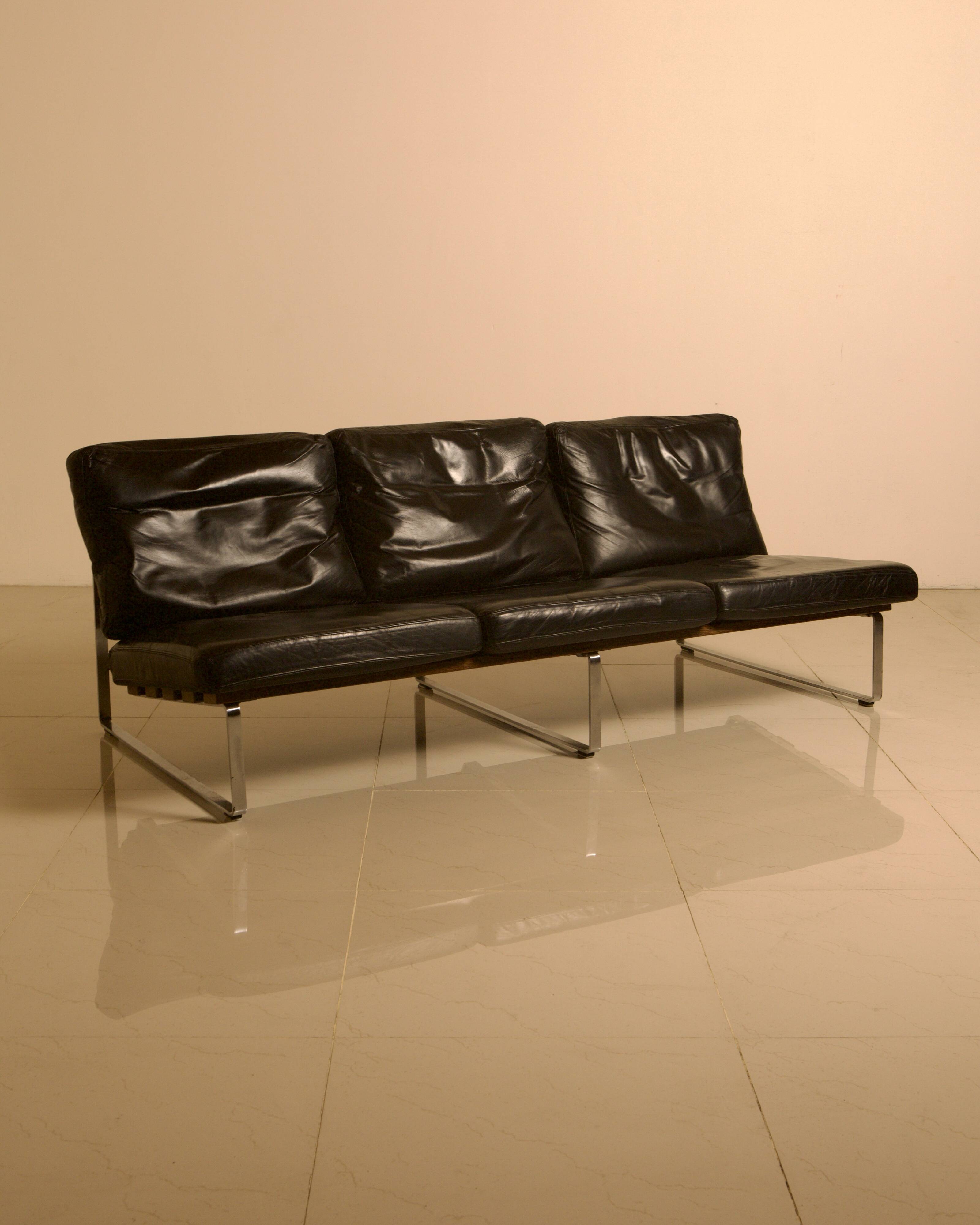 Unique Dutch bench in black leather with a steel and wenge structure from the 60s.
