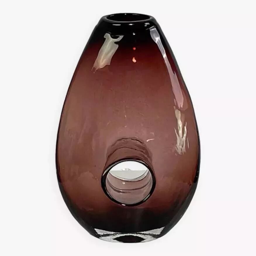 Vase en verre violine