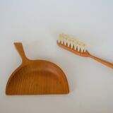 Wooden table shovel and sweeper