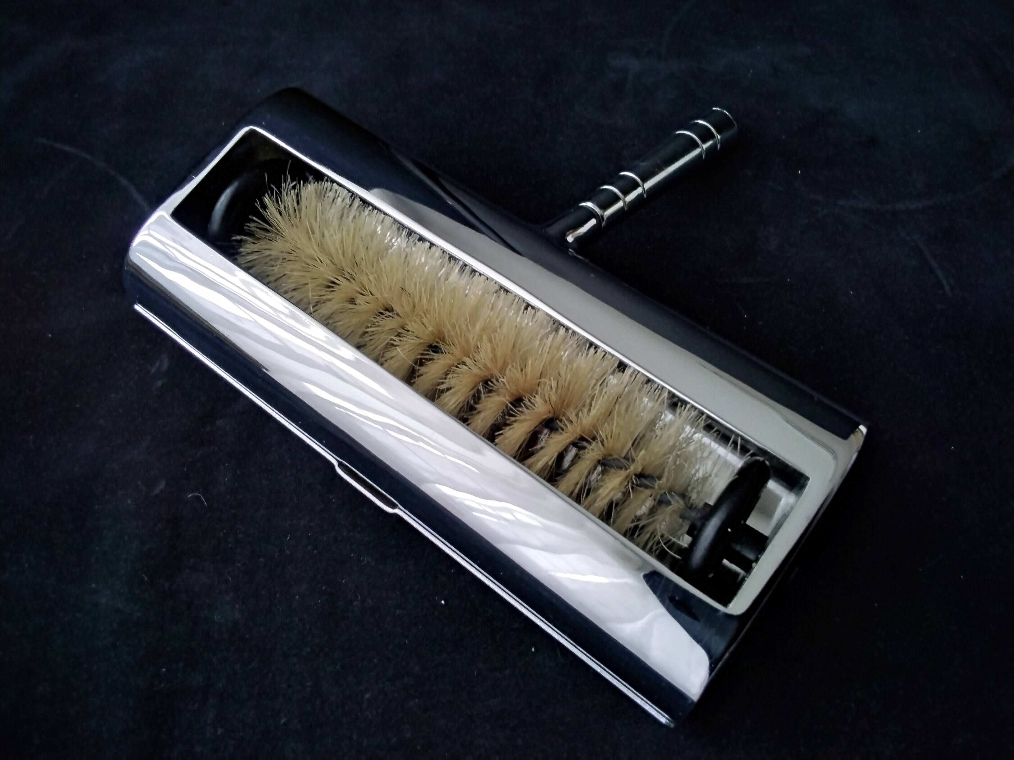 Stainless steel roller crumb catcher
