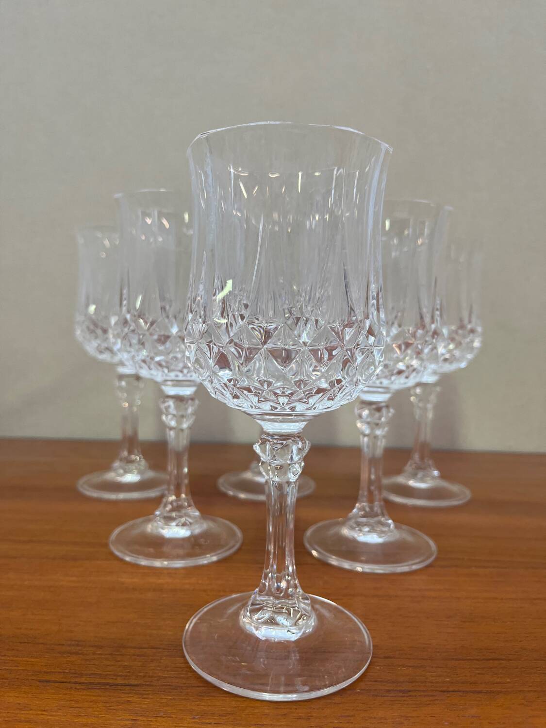 6 verres à pied grand modèle Longchamp