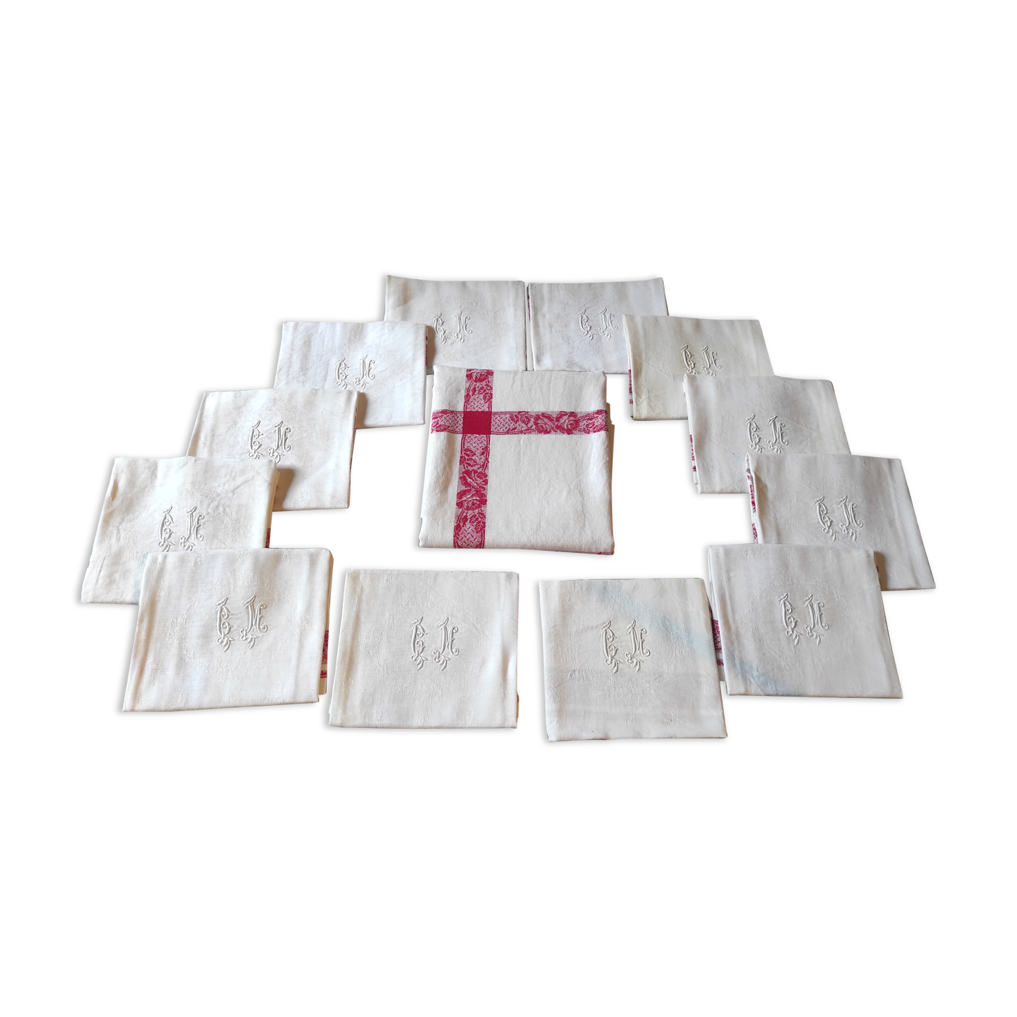 Vintage tablecloth and its 10 damassed, embroidered and monogrammed CM towels