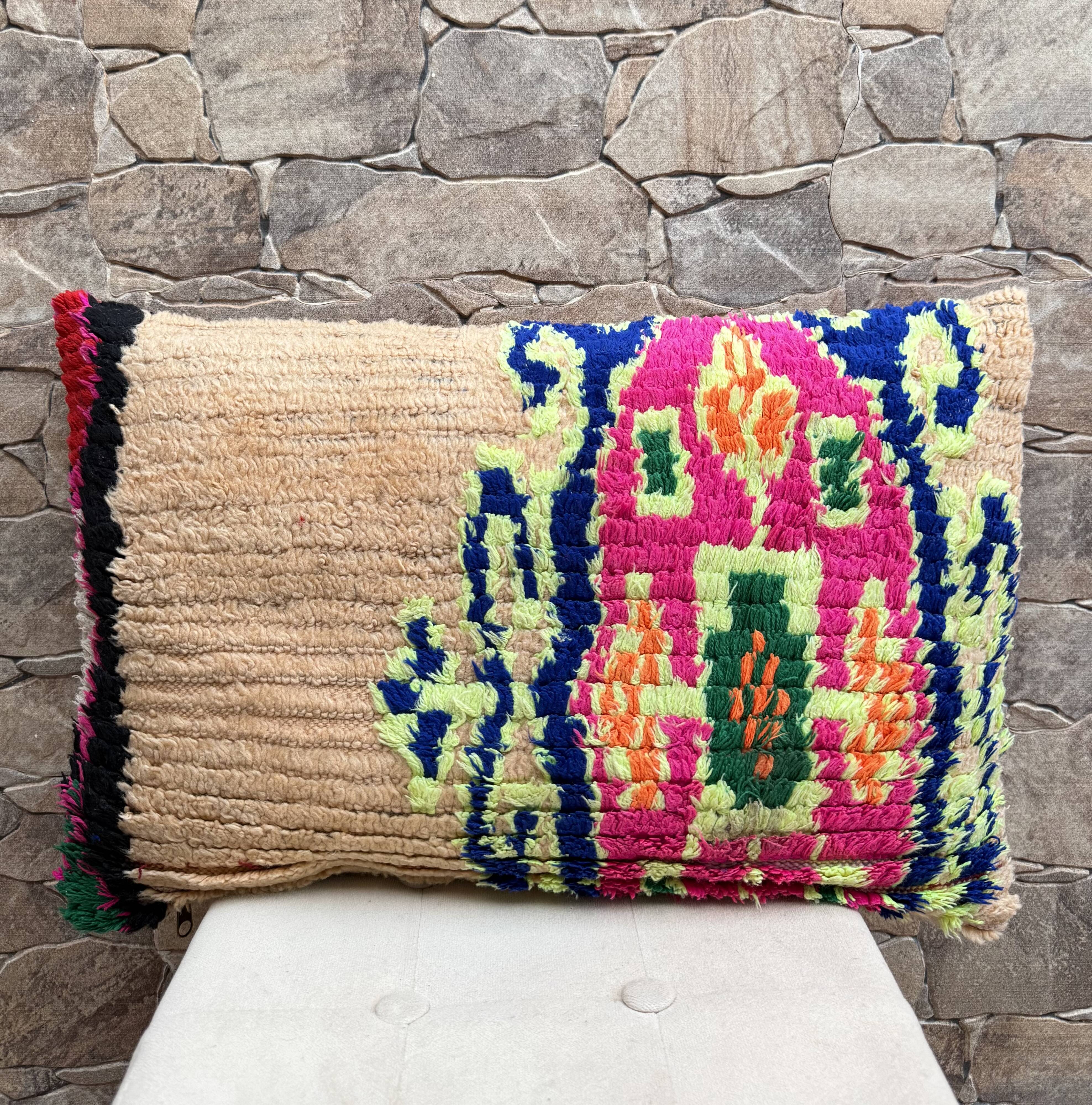 Vintage Berber kilim cushion cover: Moroccan wool cushion 60x40cm
