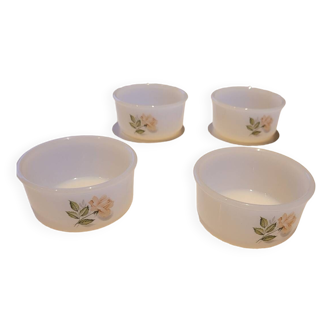 4 Arcopal bowls