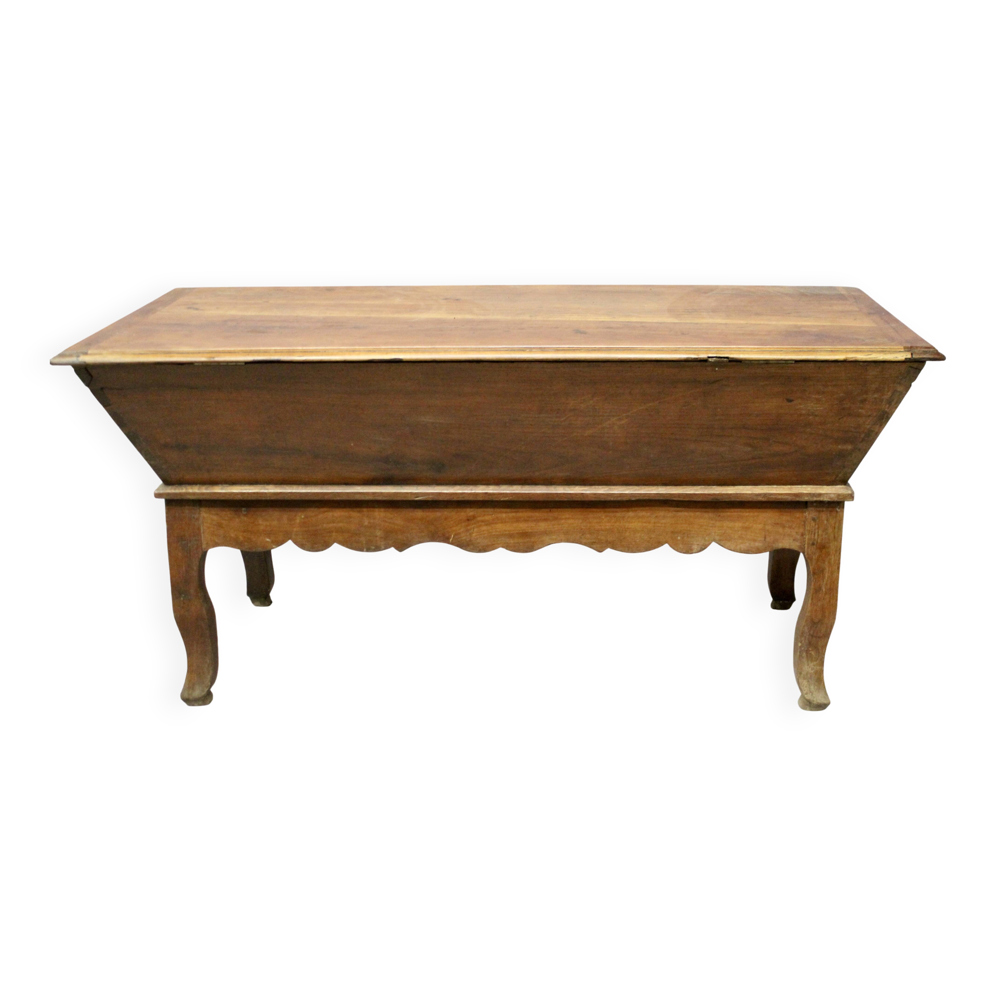 Pétrin en merisier Louis XV