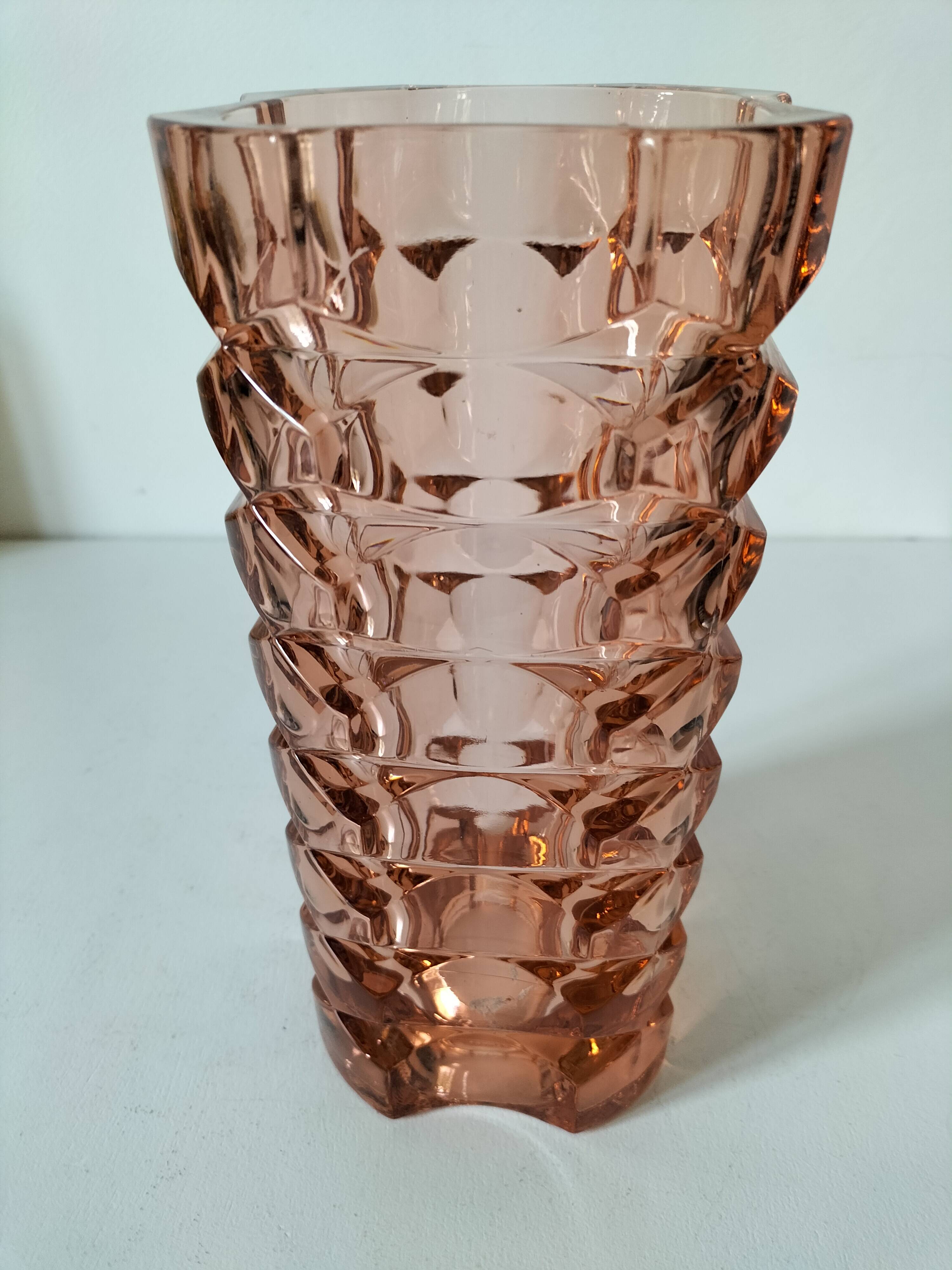 Vintage pink pressed glass vase – Windsor Rosaline model by Luminarc