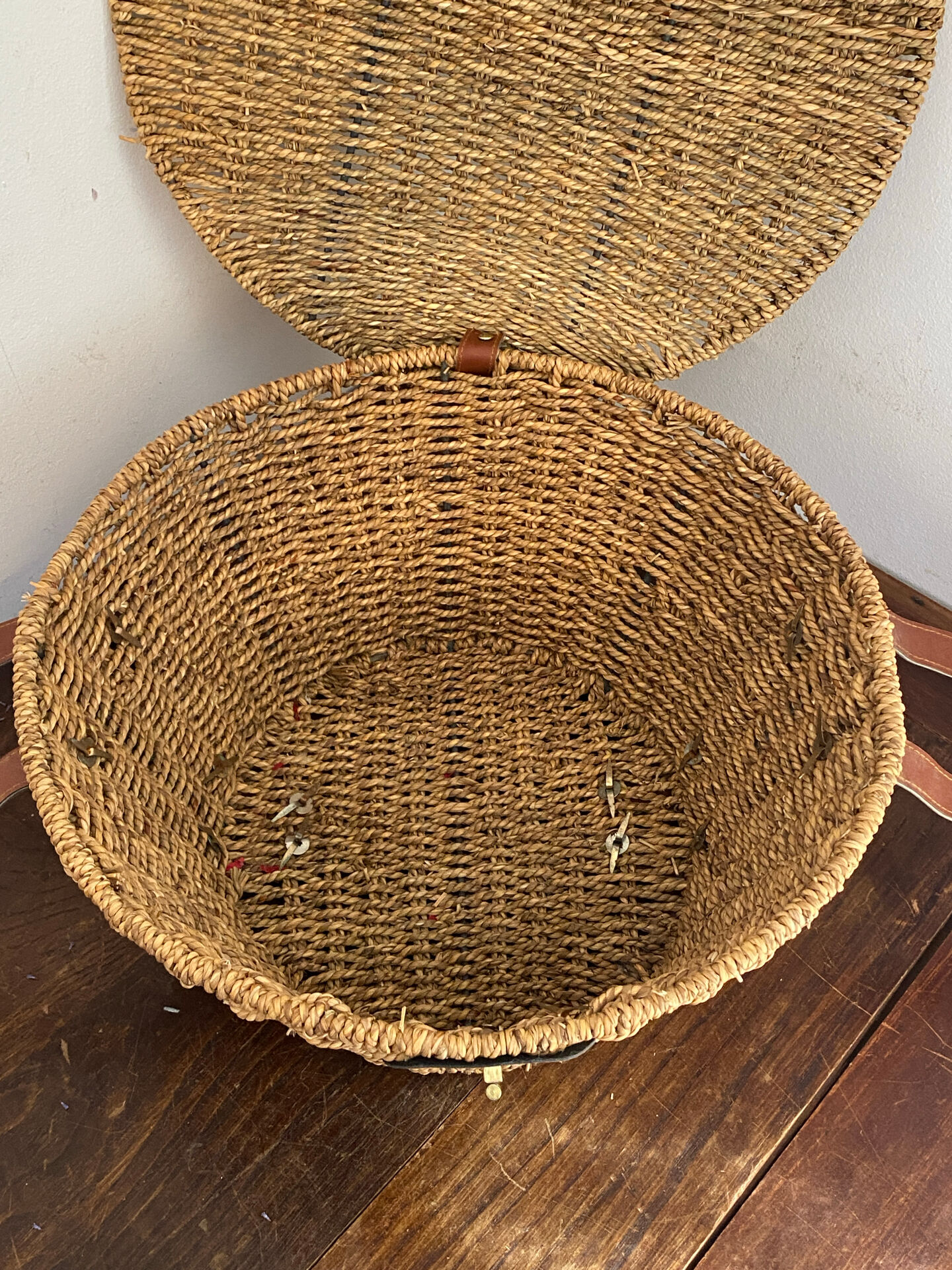 Woven rope basket