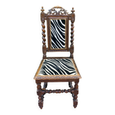 Chaise ancienne en bois sculpté