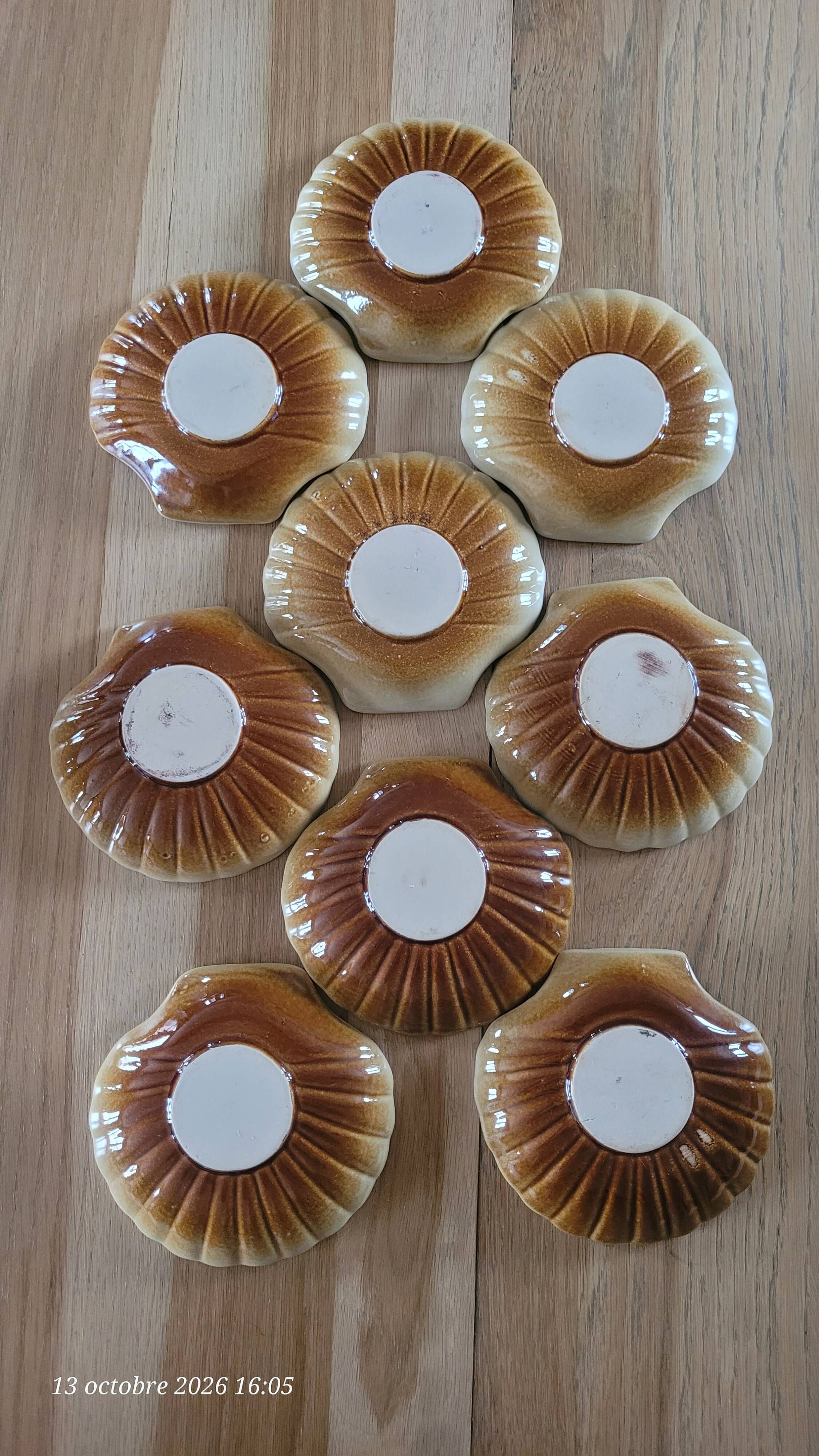 9 scallop shells in glazed stoneware