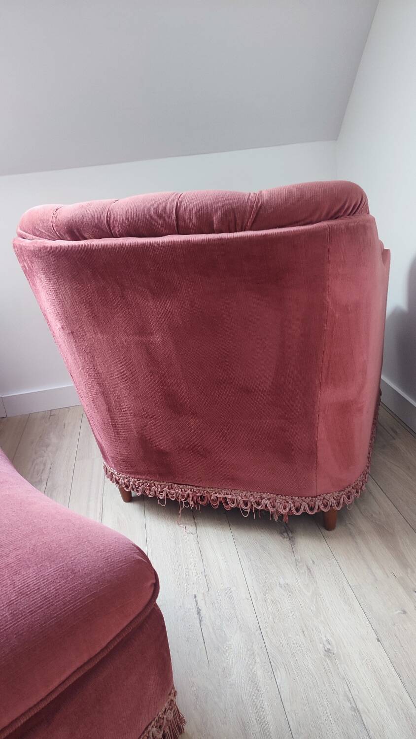 Fauteuil velours vieux rose et son repose pied