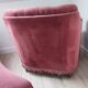 Fauteuil velours vieux rose et son repose pied