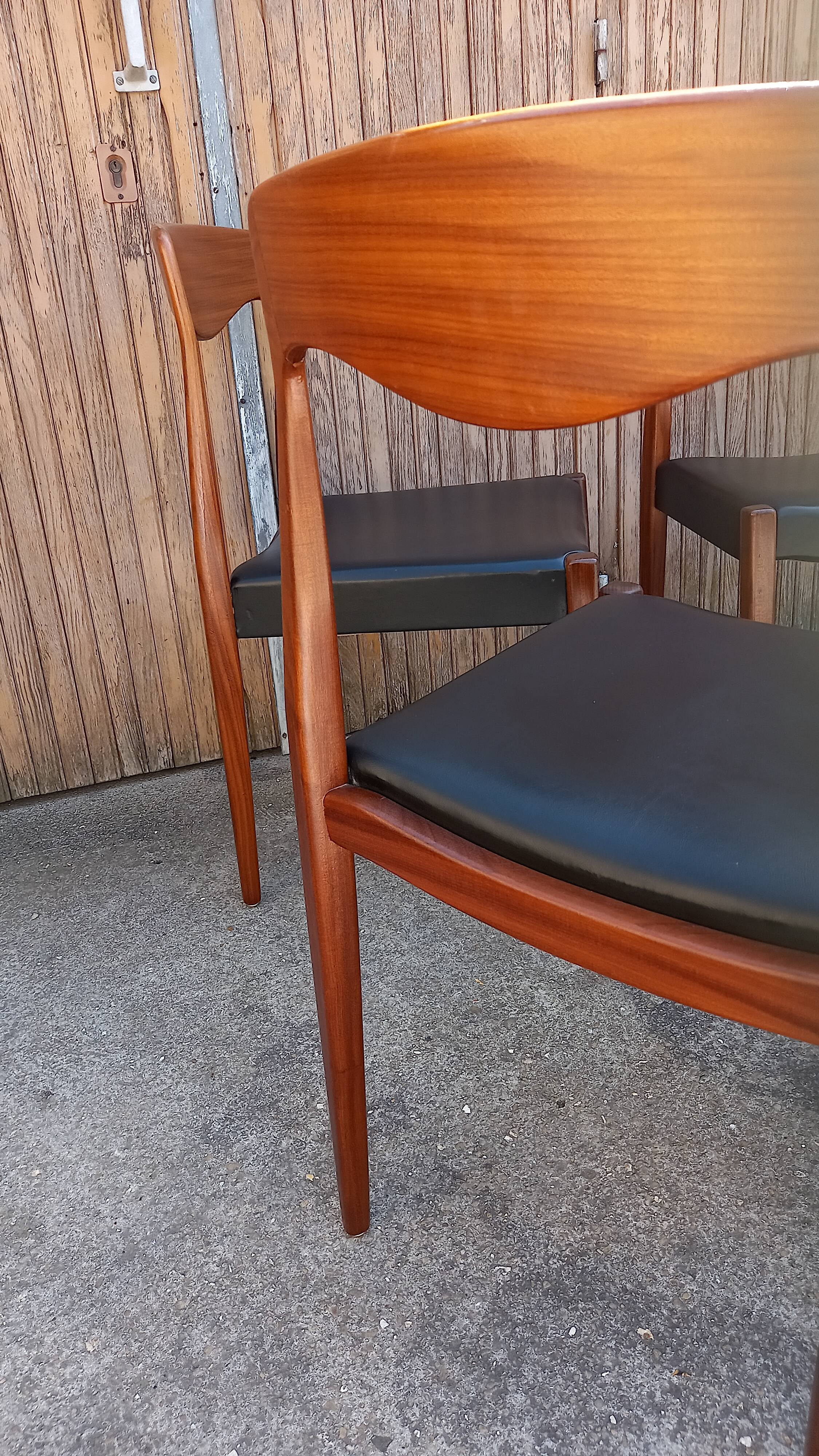 Suite de quatre chaises teck vintage