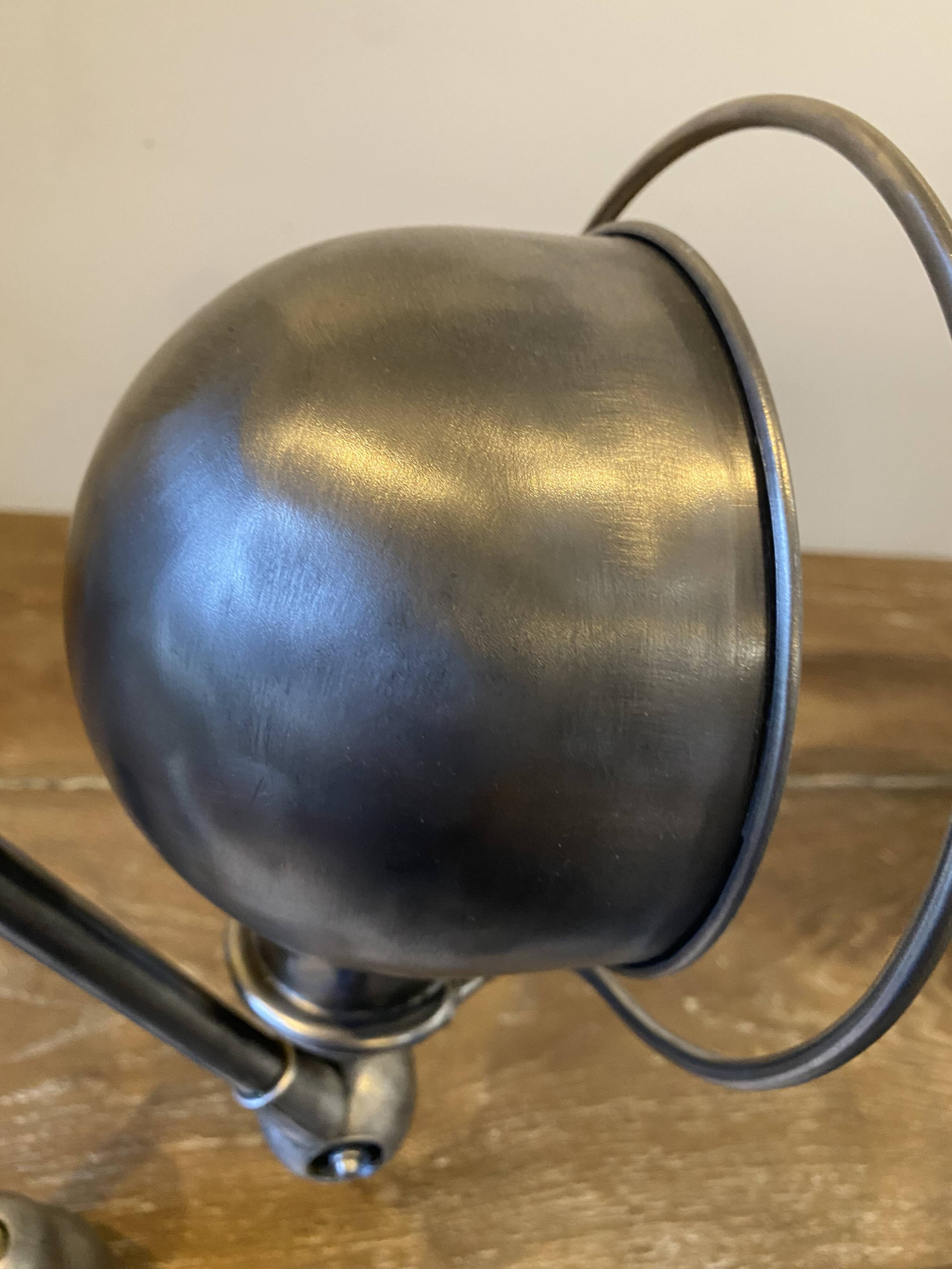 Lampe de bureau Jieldé jielde 2 bras de 40cm avec base étau graphite indus