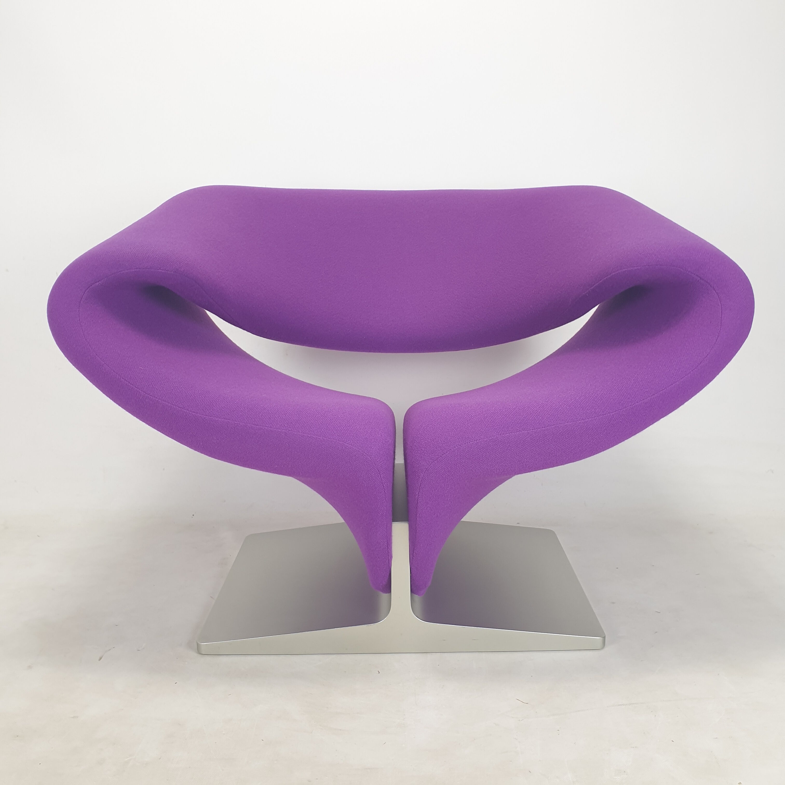 Ribbon Chair by Pierre Paulin for Artifort