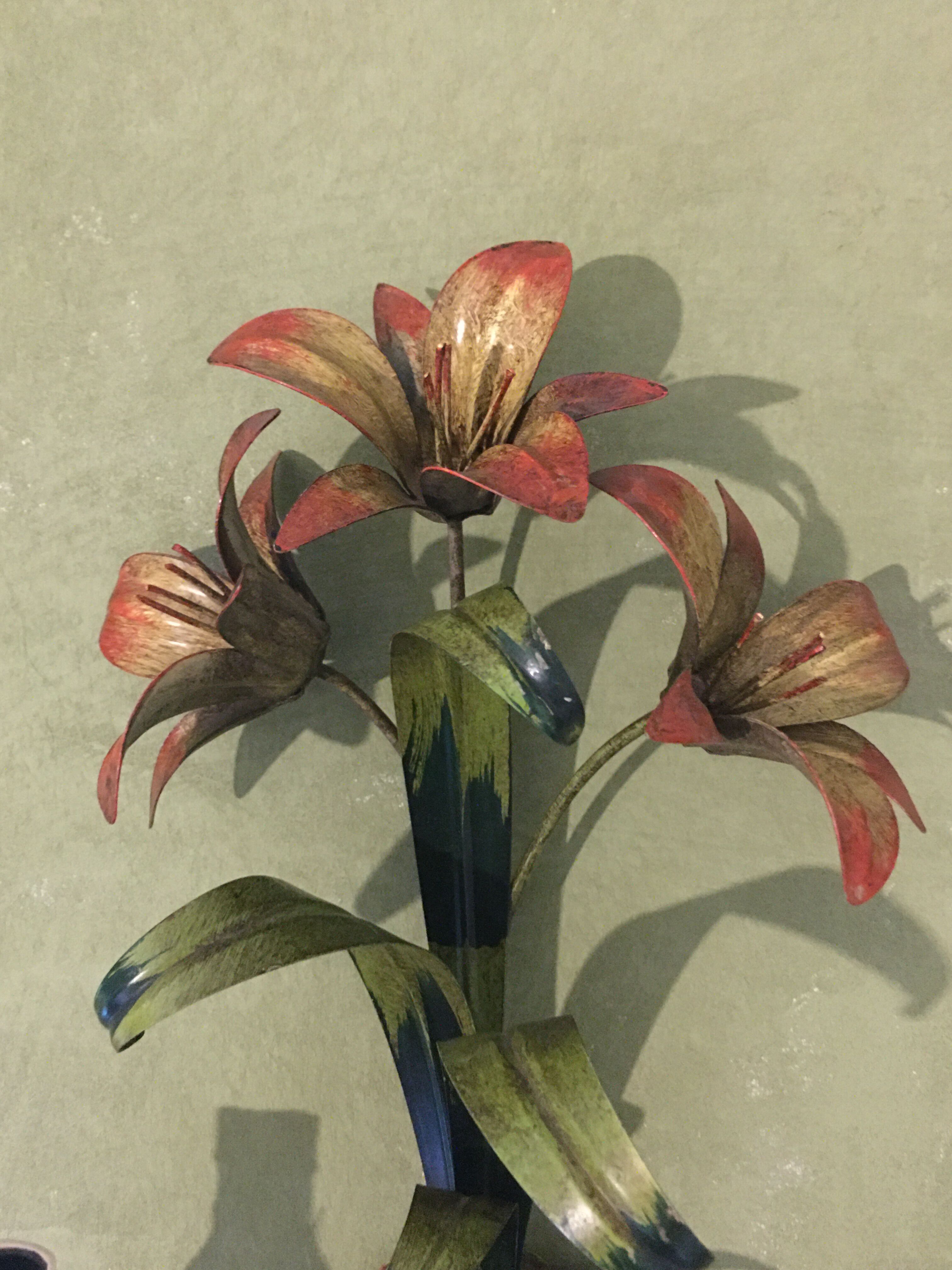 Flowery sconce