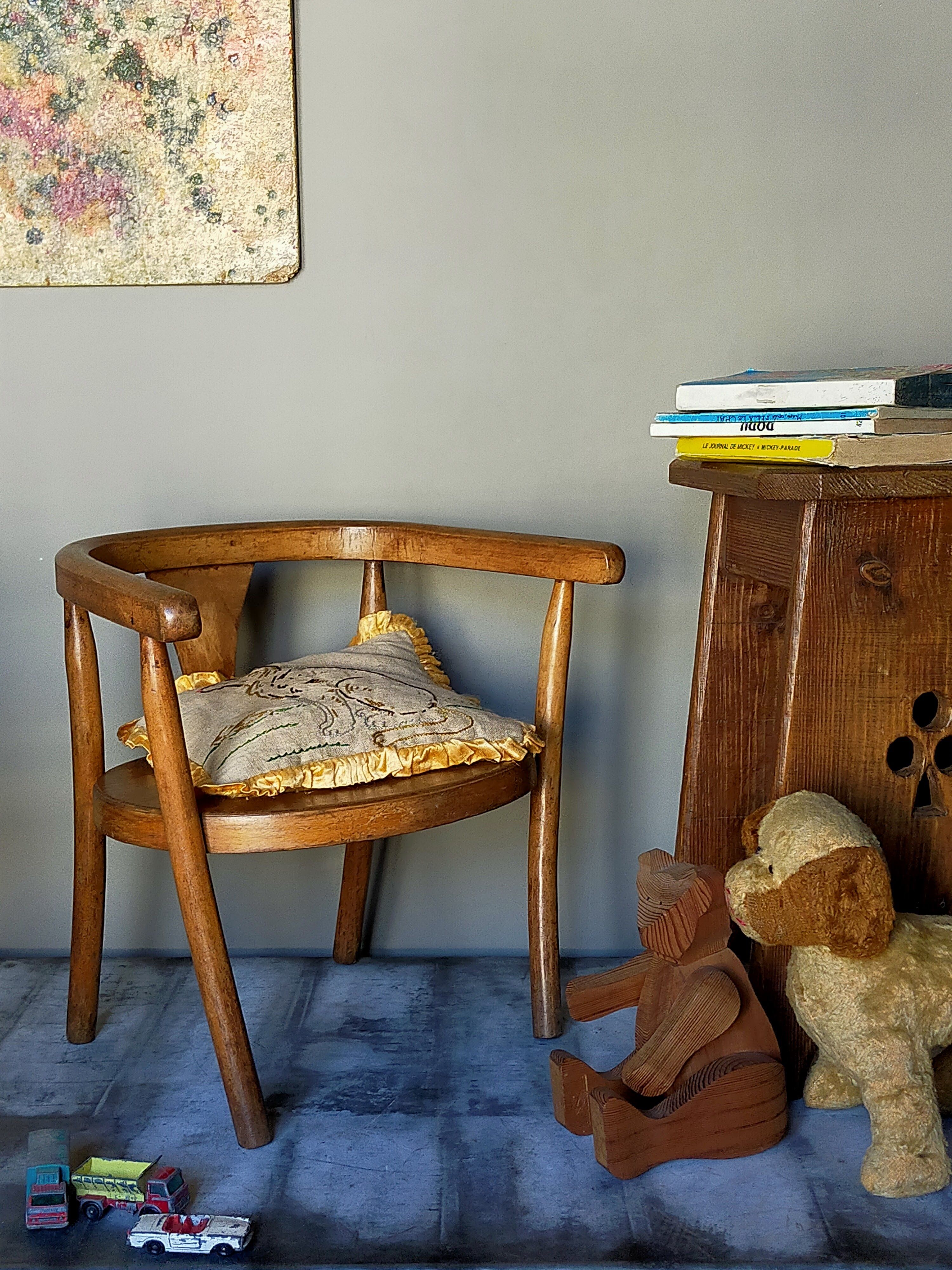Children's chair in curved wood early 20th century
