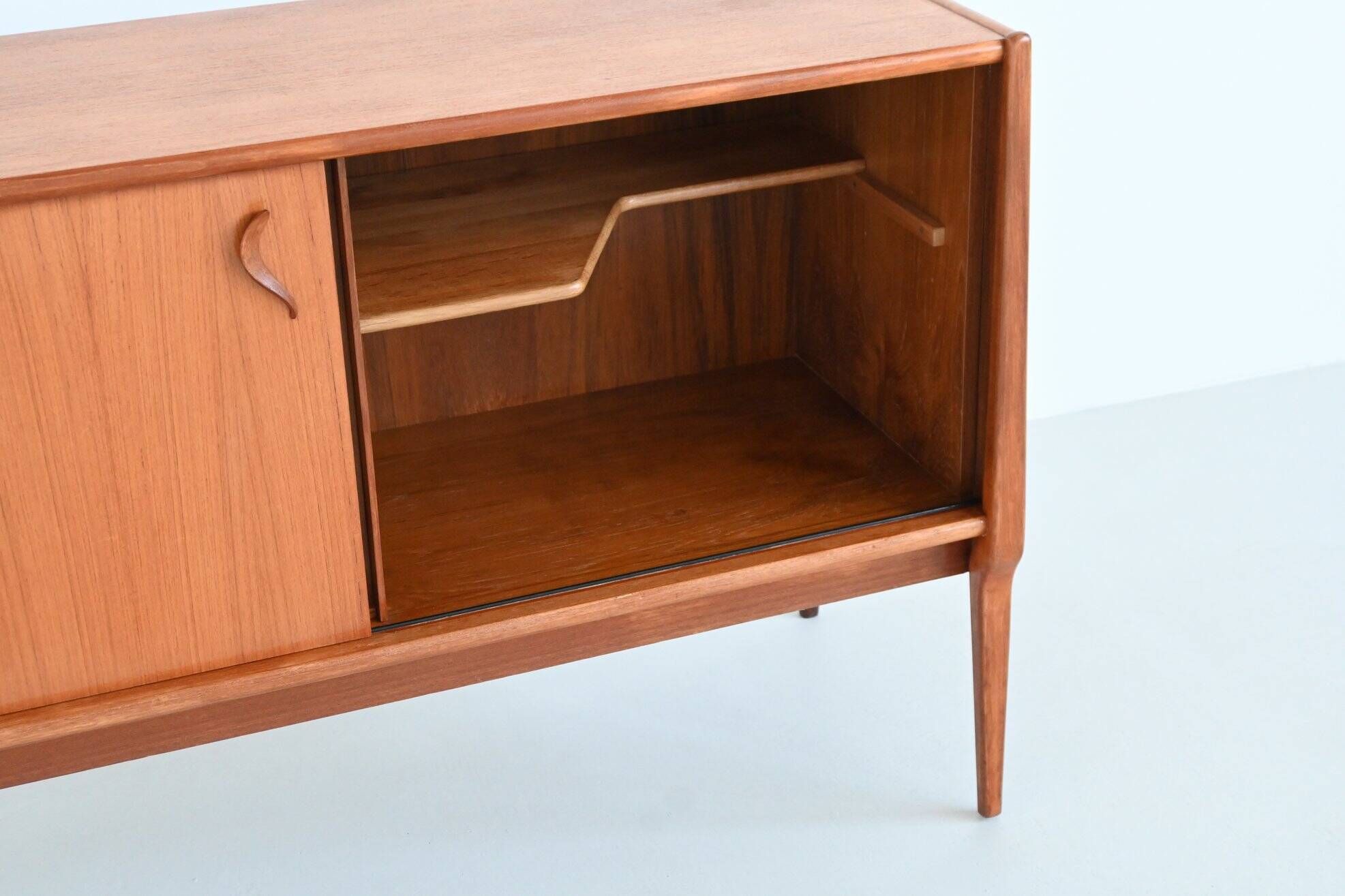 Bosteels Meubelen unique small sideboard in walnut Belgium 1970